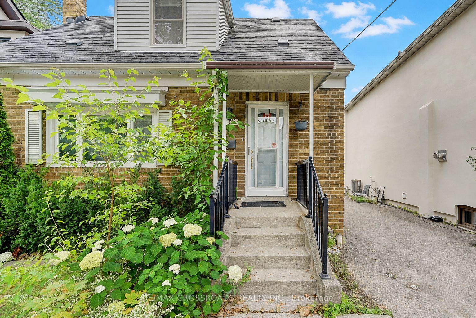 Photo 4 of 128 Leacrest Road, Toronto, Leaside — HOMEH