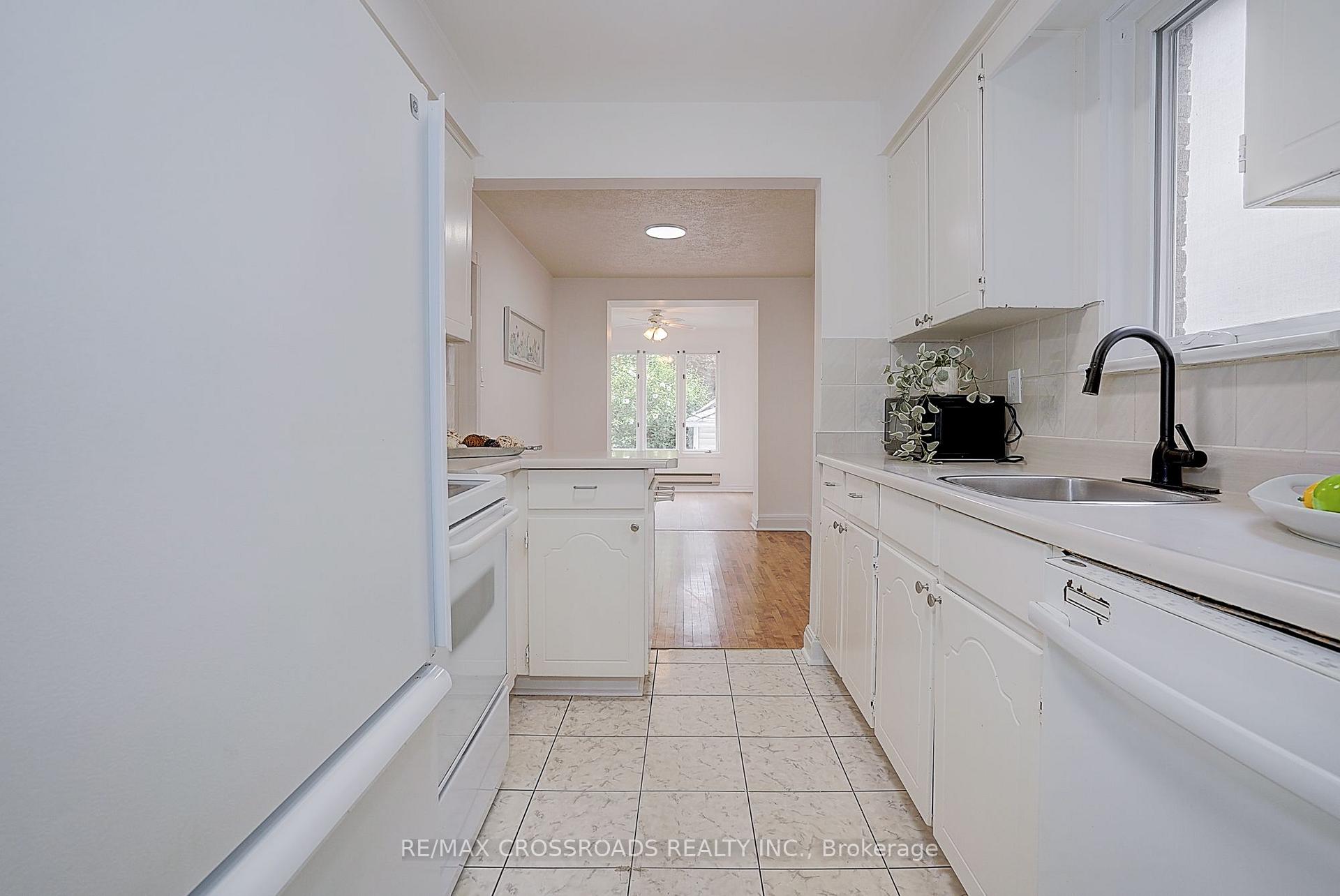 Photo 6 of 128 Leacrest Road, Toronto, Leaside — HOMEH