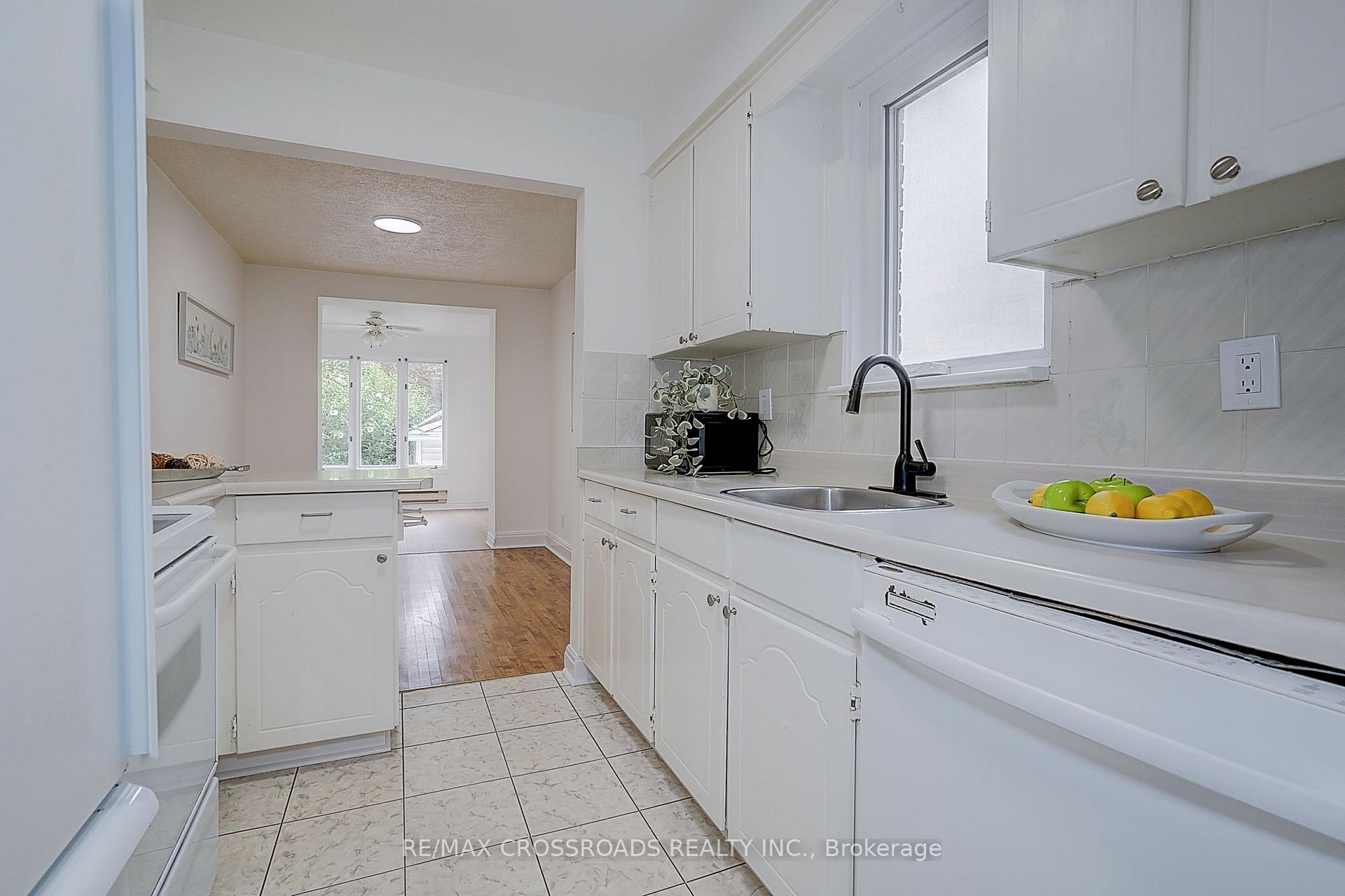 Photo 7 of 128 Leacrest Road, Toronto, Leaside — HOMEH