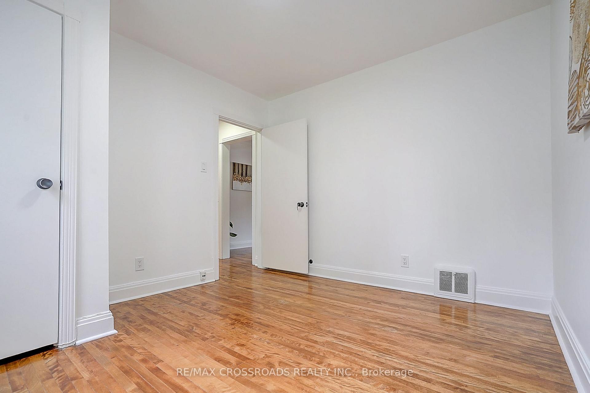 Photo 25 of 128 Leacrest Road, Toronto, Leaside — HOMEH