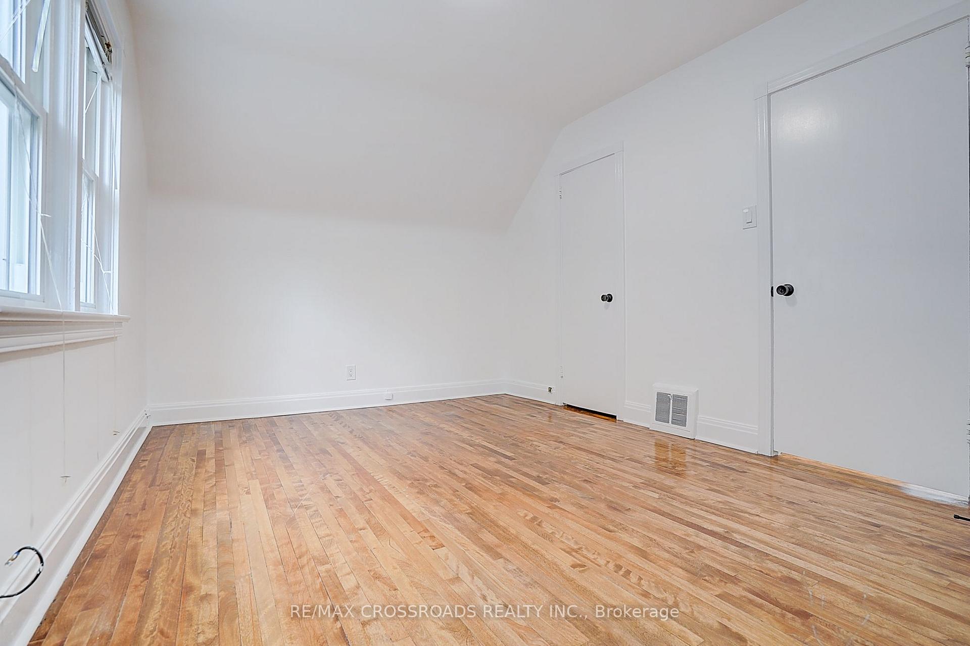 Photo 32 of 128 Leacrest Road, Toronto, Leaside — HOMEH