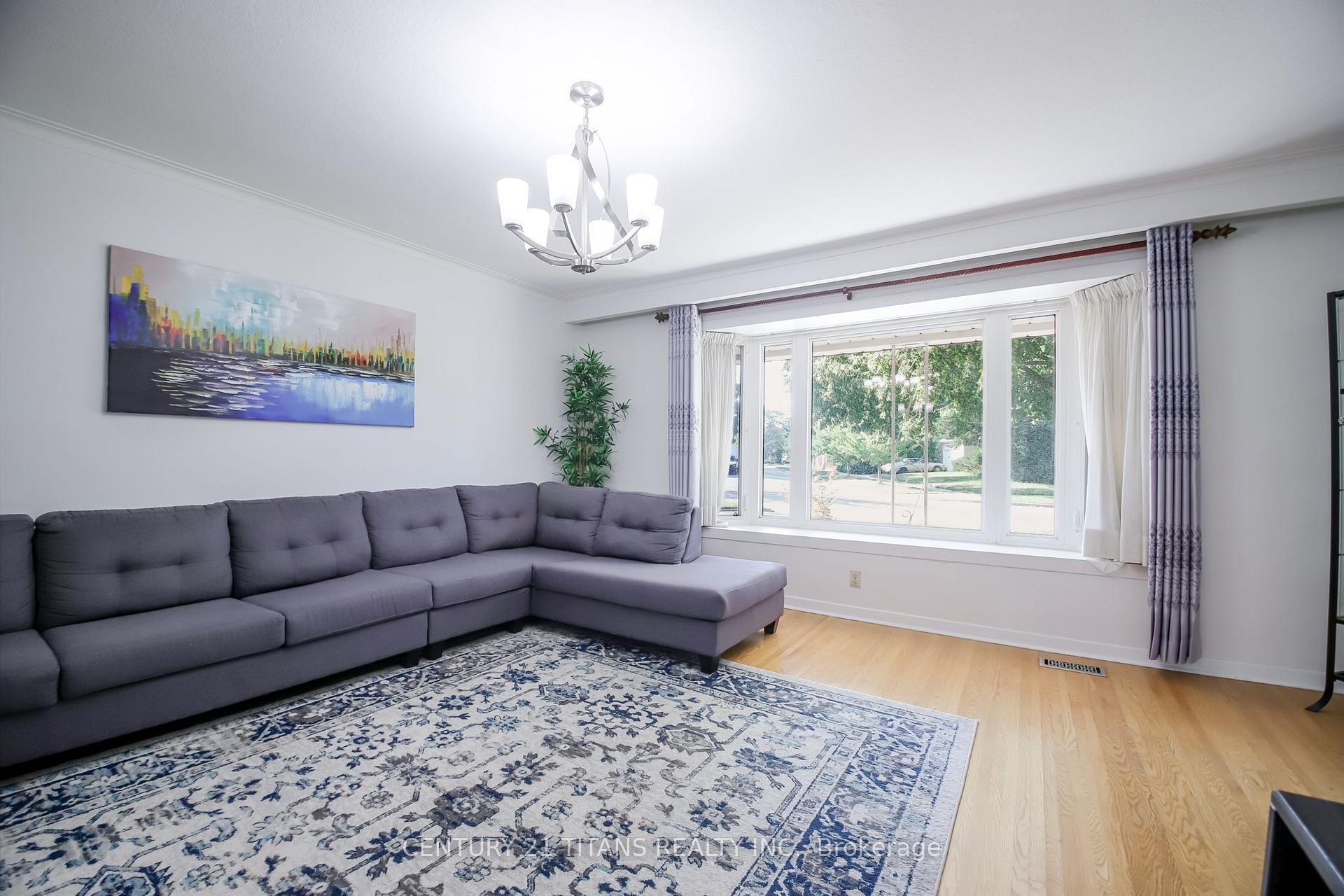 Photo 7 of 9 Minos Crescent, Scarborough, Woburn — HOMEH
