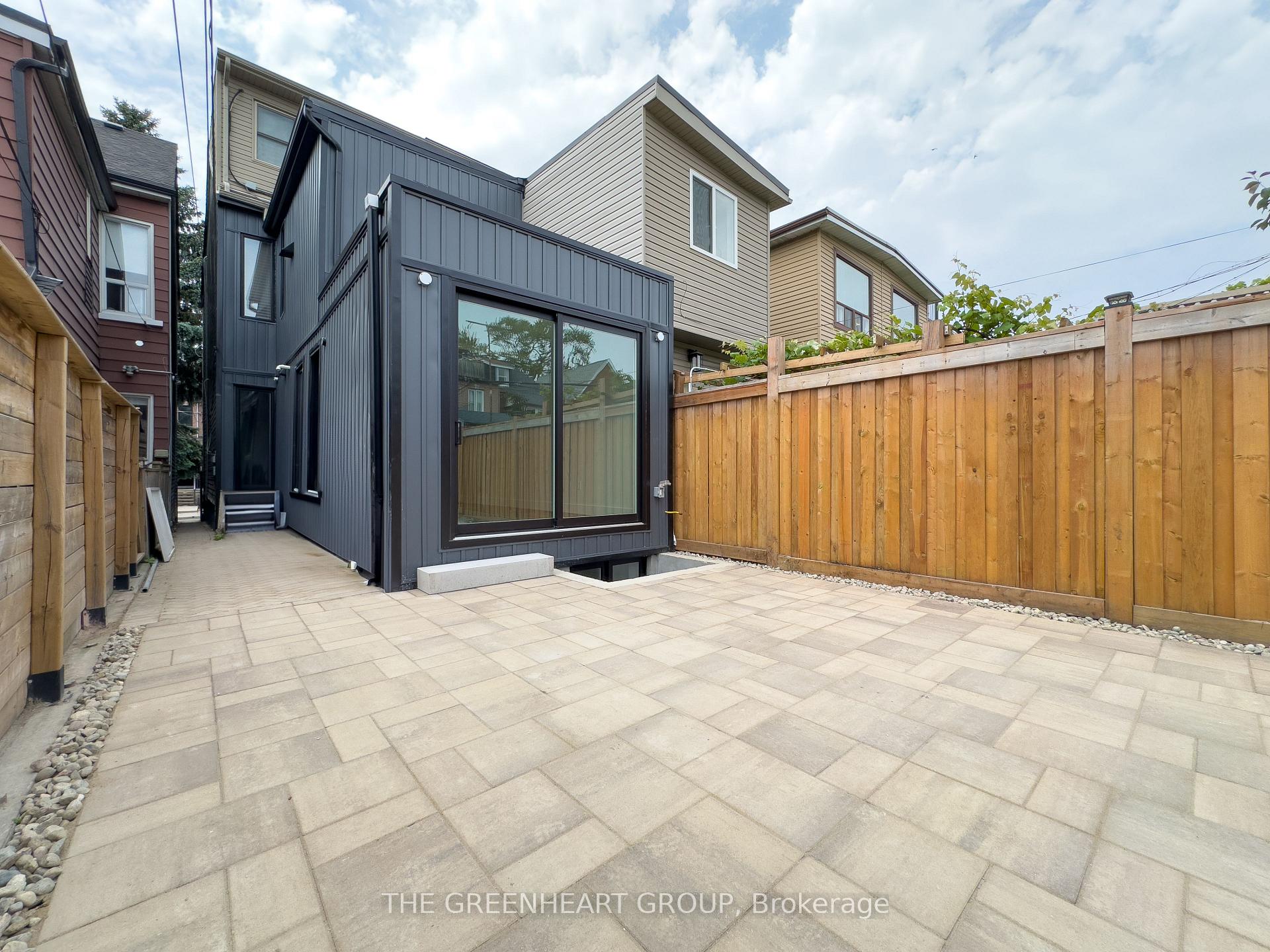 Photo 2 of 89 Montrose Avenue, Toronto, Trinity-Bellwoods — HOMEH