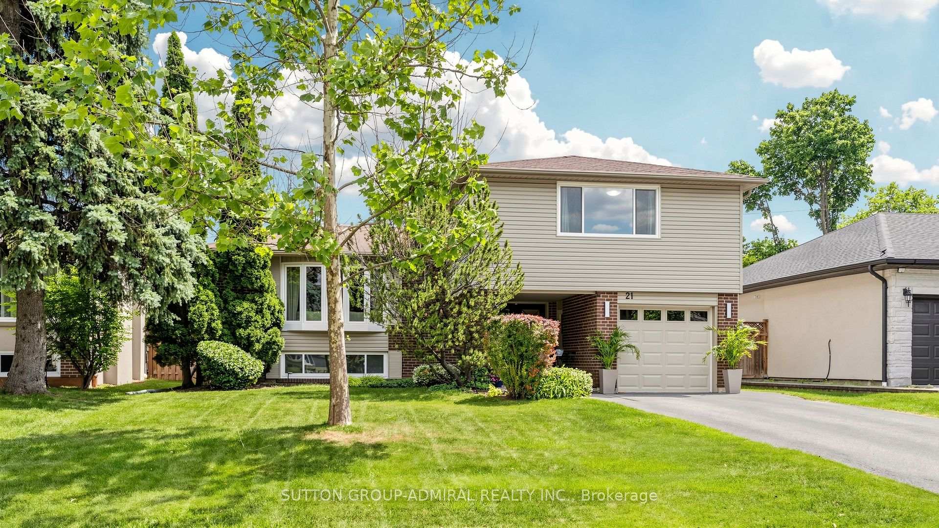 Photo 4 of 21 Donalbain Crescent, Markham, Royal Orchard — HOMEH