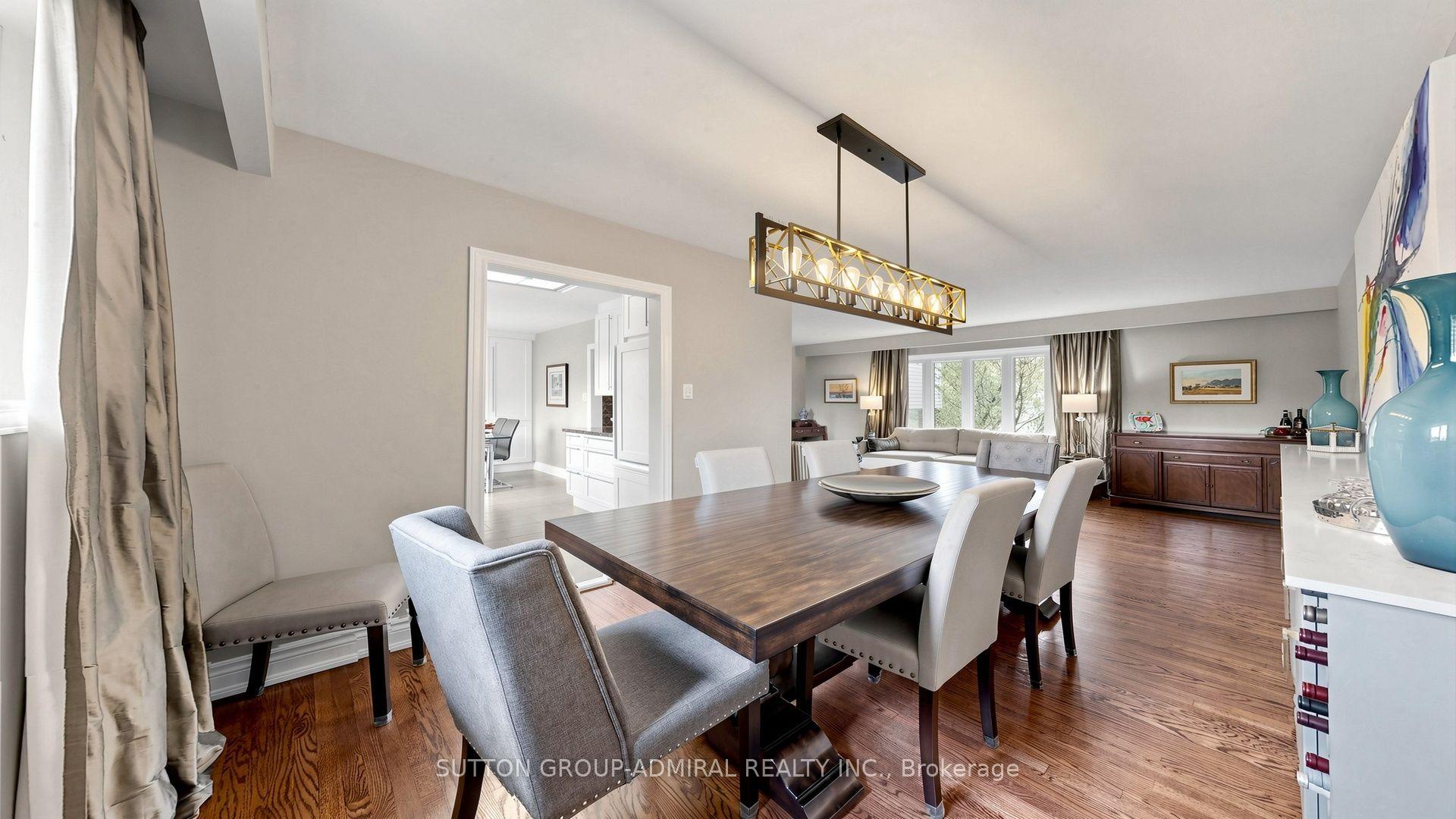 Photo 16 of 21 Donalbain Crescent, Markham, Royal Orchard — HOMEH
