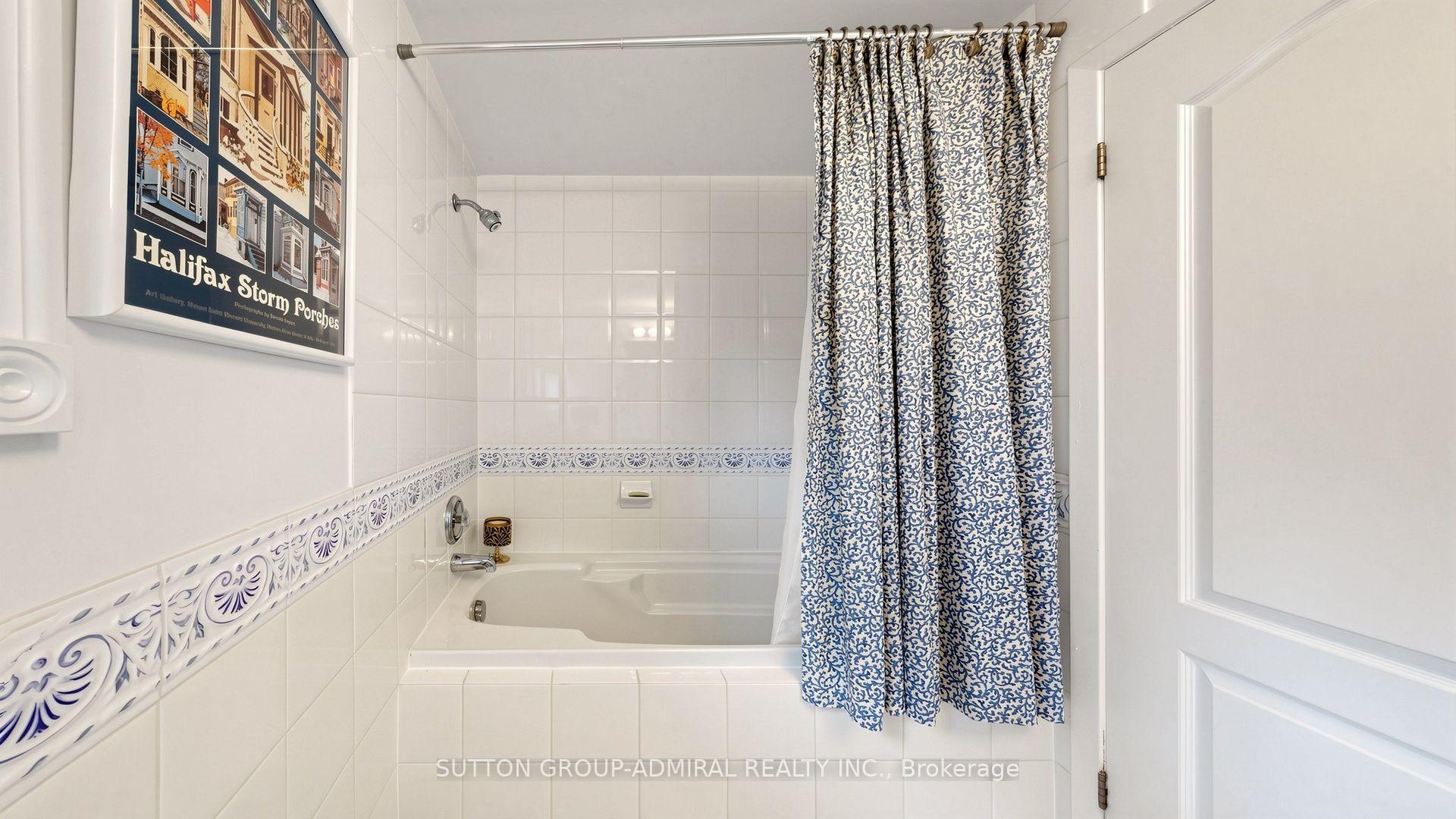 Photo 36 of 21 Donalbain Crescent, Markham, Royal Orchard — HOMEH