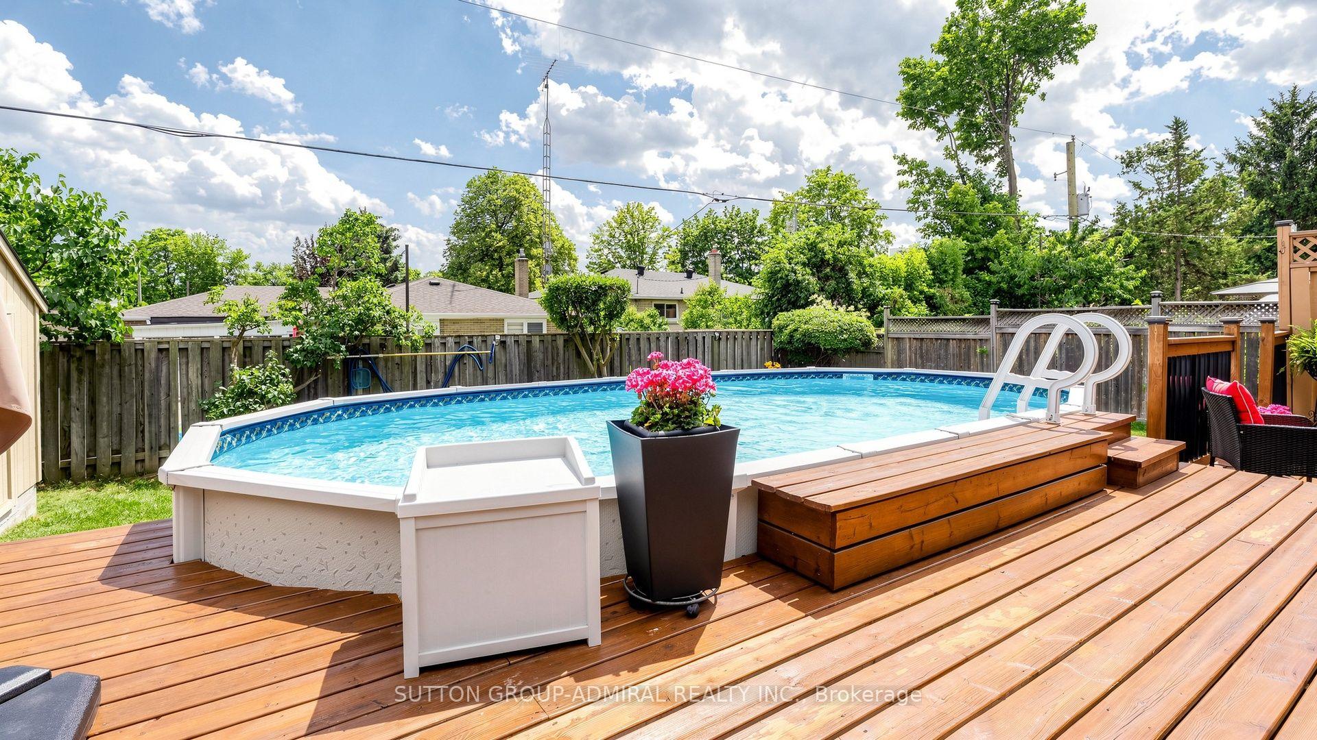 Photo 48 of 21 Donalbain Crescent, Markham, Royal Orchard — HOMEH