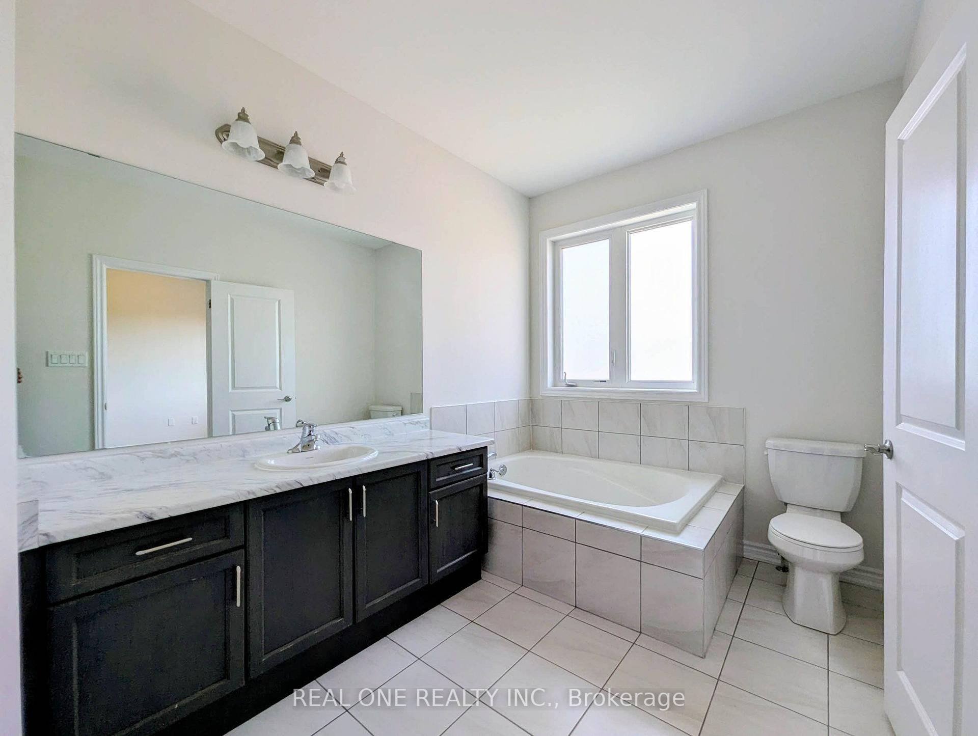 Photo 10 of 7 O'reilly Street, Whitby, Rural Whitby — HOMEH