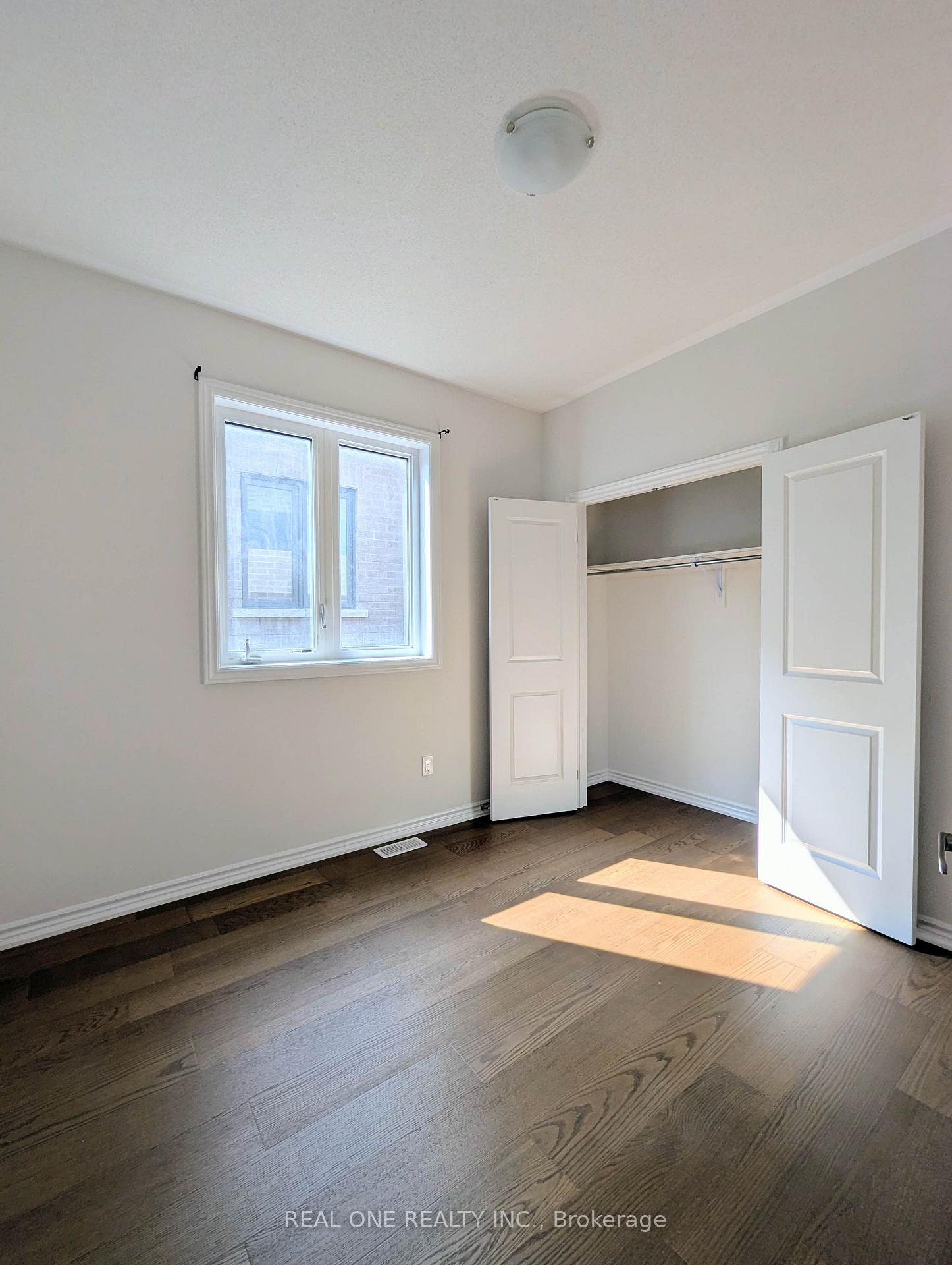 Photo 12 of 7 O'reilly Street, Whitby, Rural Whitby — HOMEH