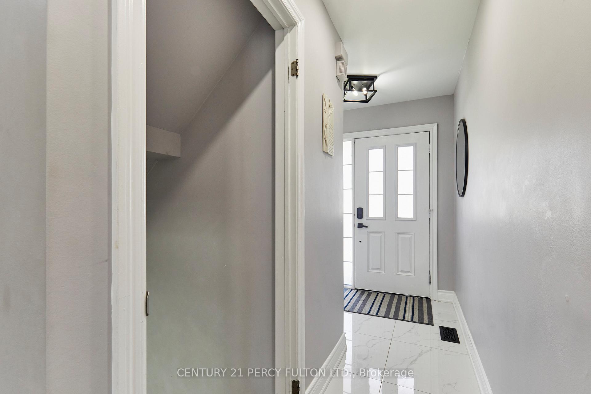 Photo 4 of 1343 Kettering Drive, Oshawa, Eastdale — HOMEH
