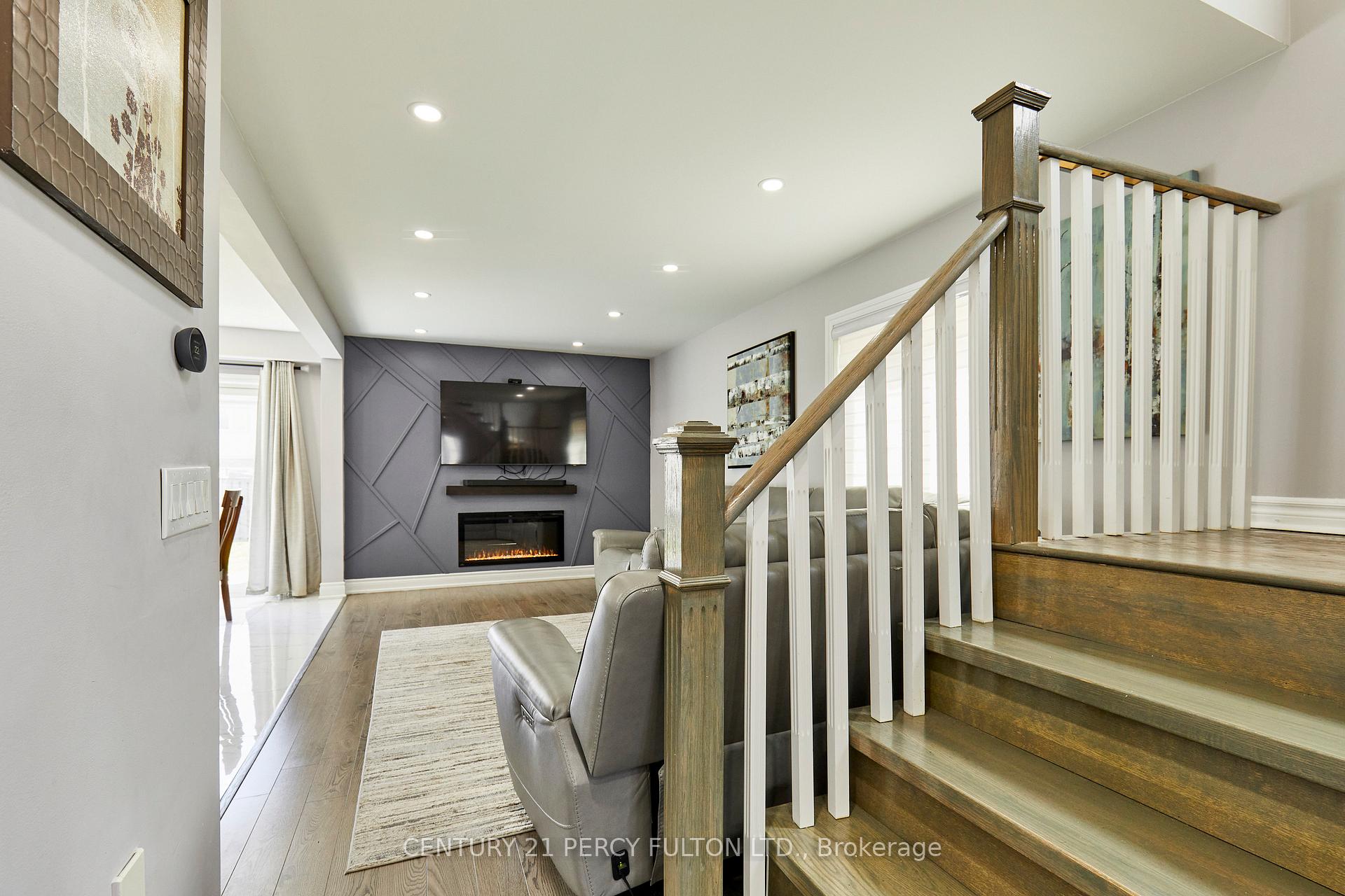 Photo 9 of 1343 Kettering Drive, Oshawa, Eastdale — HOMEH
