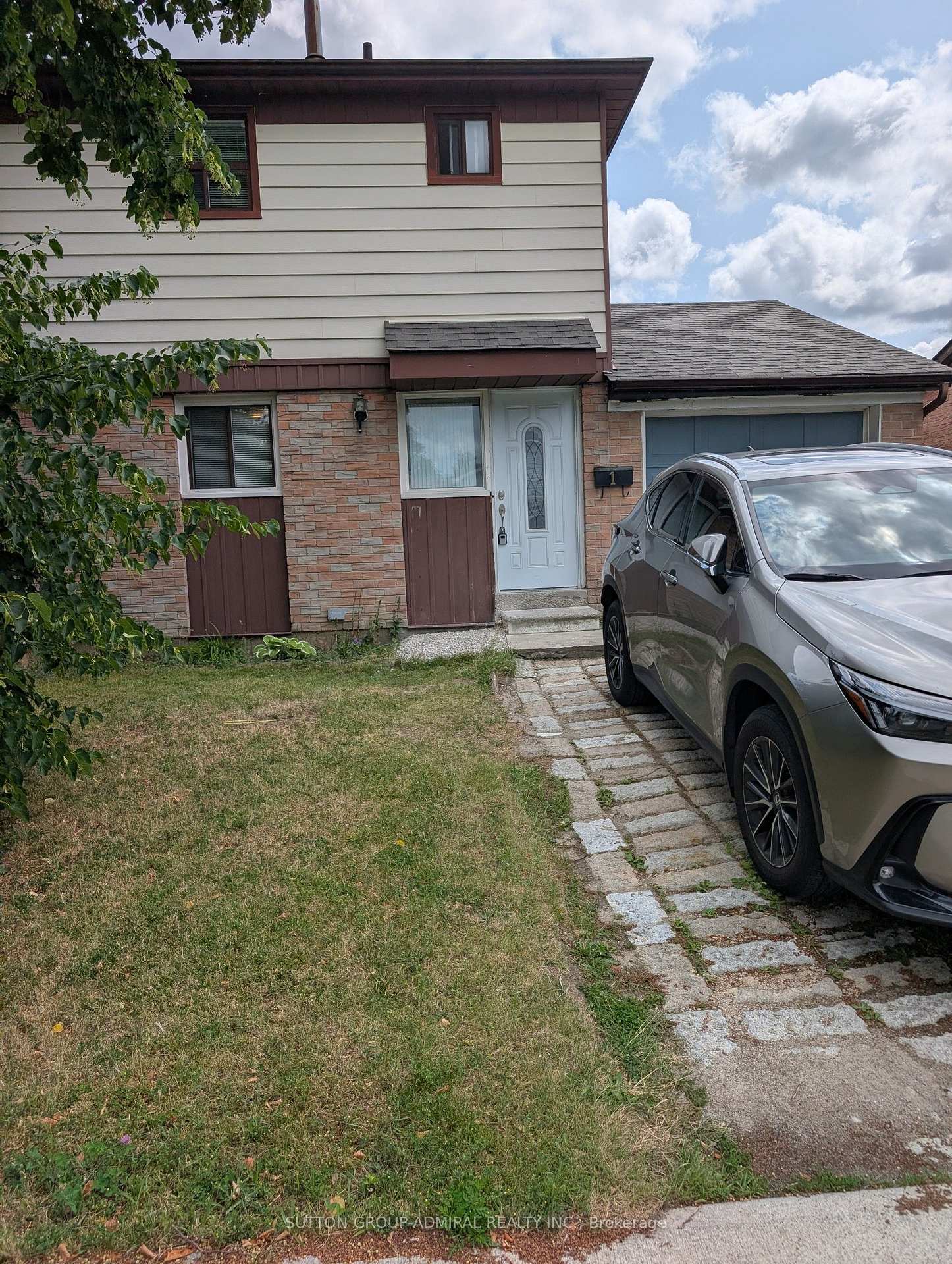 Photo 2 of 1 Damascus Drive, Etobicoke, West Humber-Clairville — HOMEH