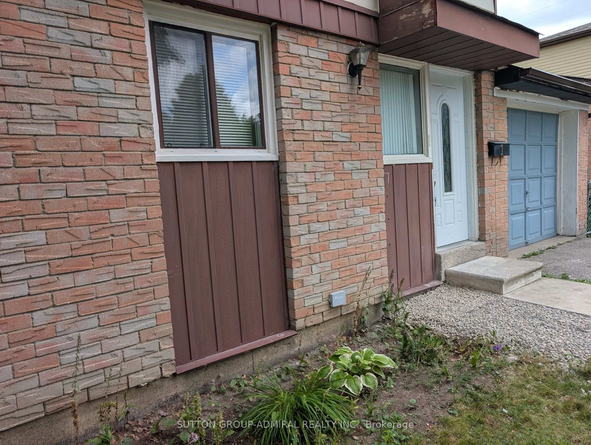 Photo 3 of 1 Damascus Drive, Etobicoke, West Humber-Clairville — HOMEH