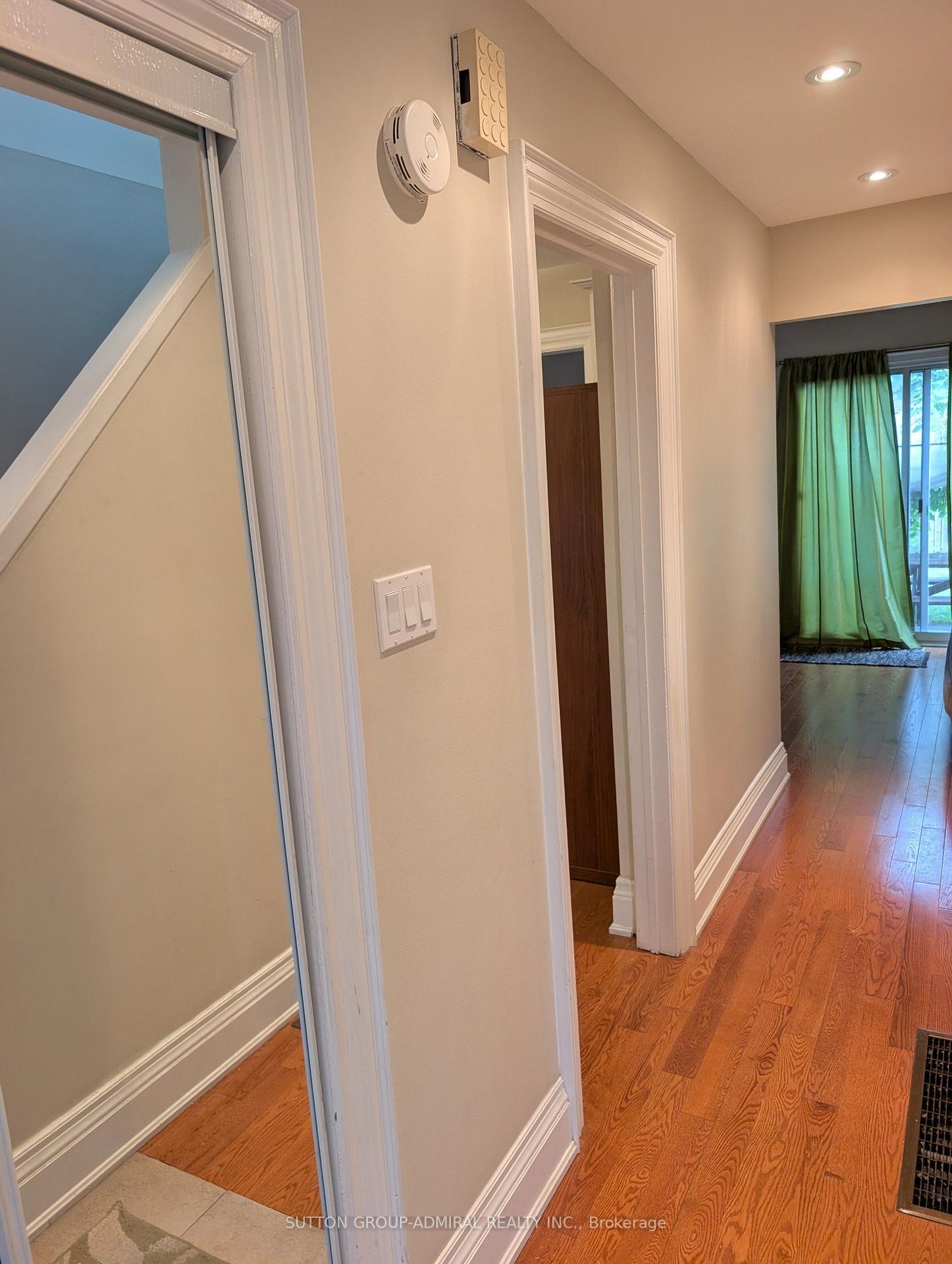Photo 8 of 1 Damascus Drive, Etobicoke, West Humber-Clairville — HOMEH