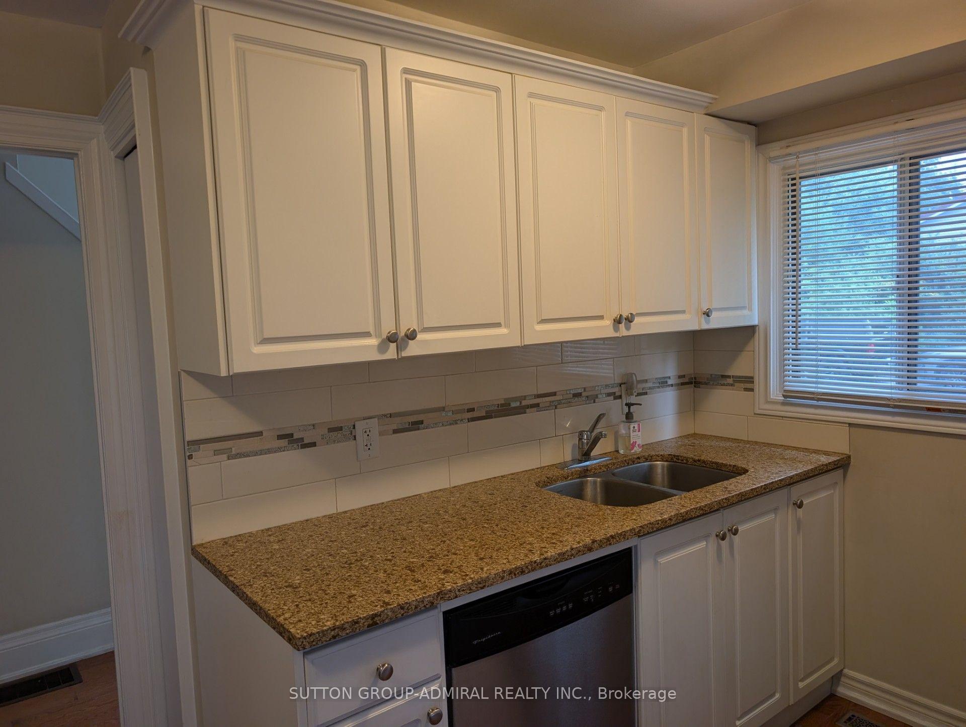 Photo 9 of 1 Damascus Drive, Etobicoke, West Humber-Clairville — HOMEH