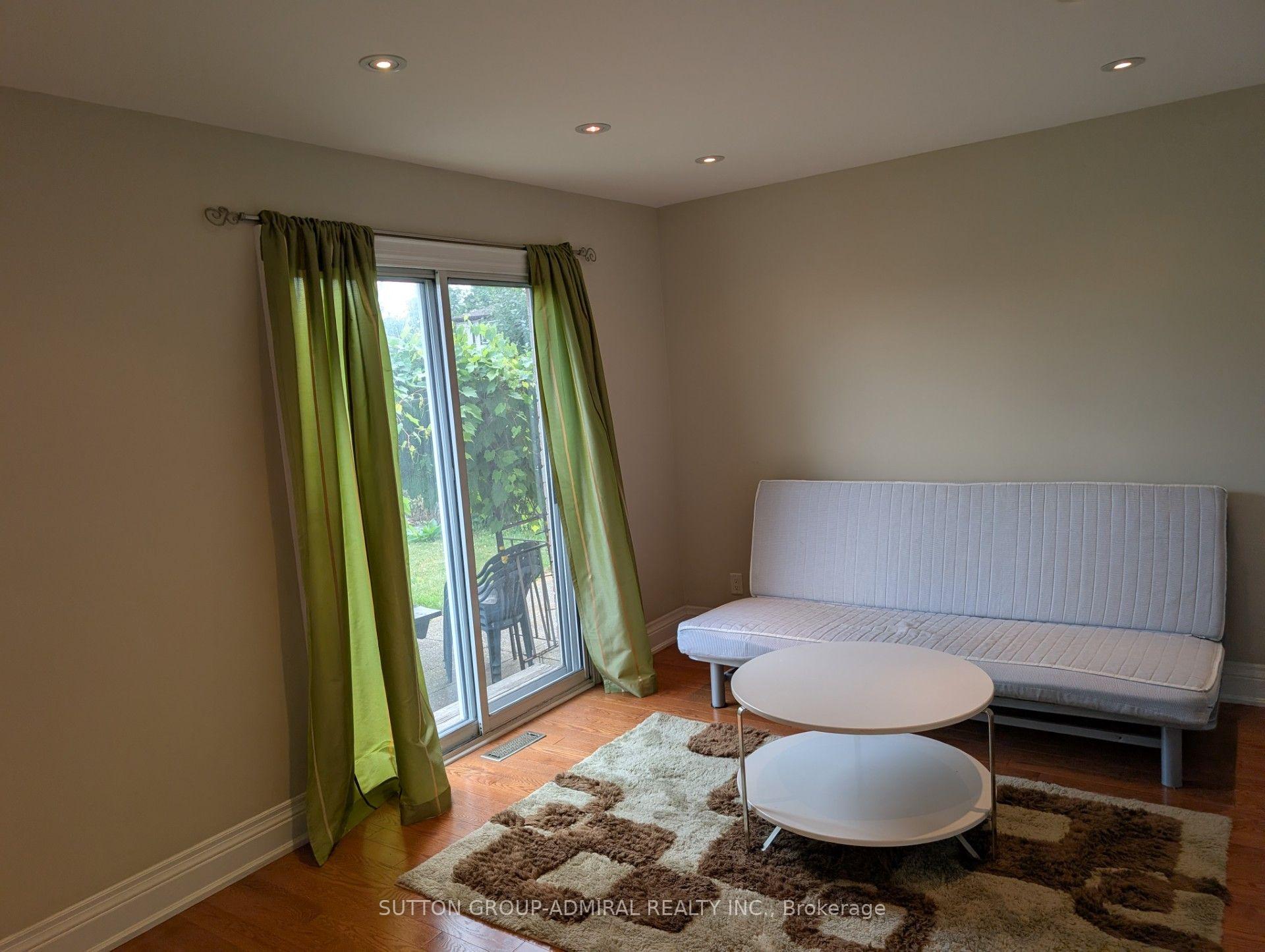 Photo 14 of 1 Damascus Drive, Etobicoke, West Humber-Clairville — HOMEH
