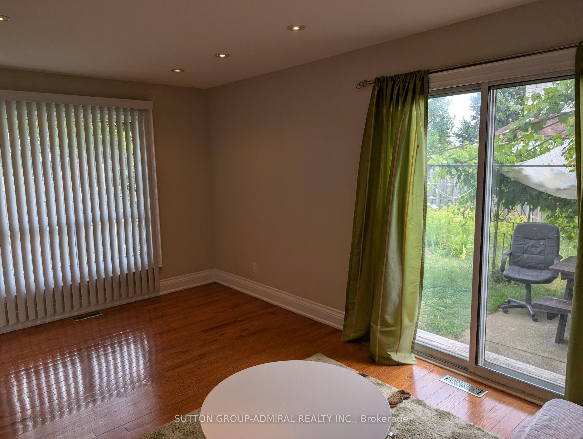 Photo 17 of 1 Damascus Drive, Etobicoke, West Humber-Clairville — HOMEH