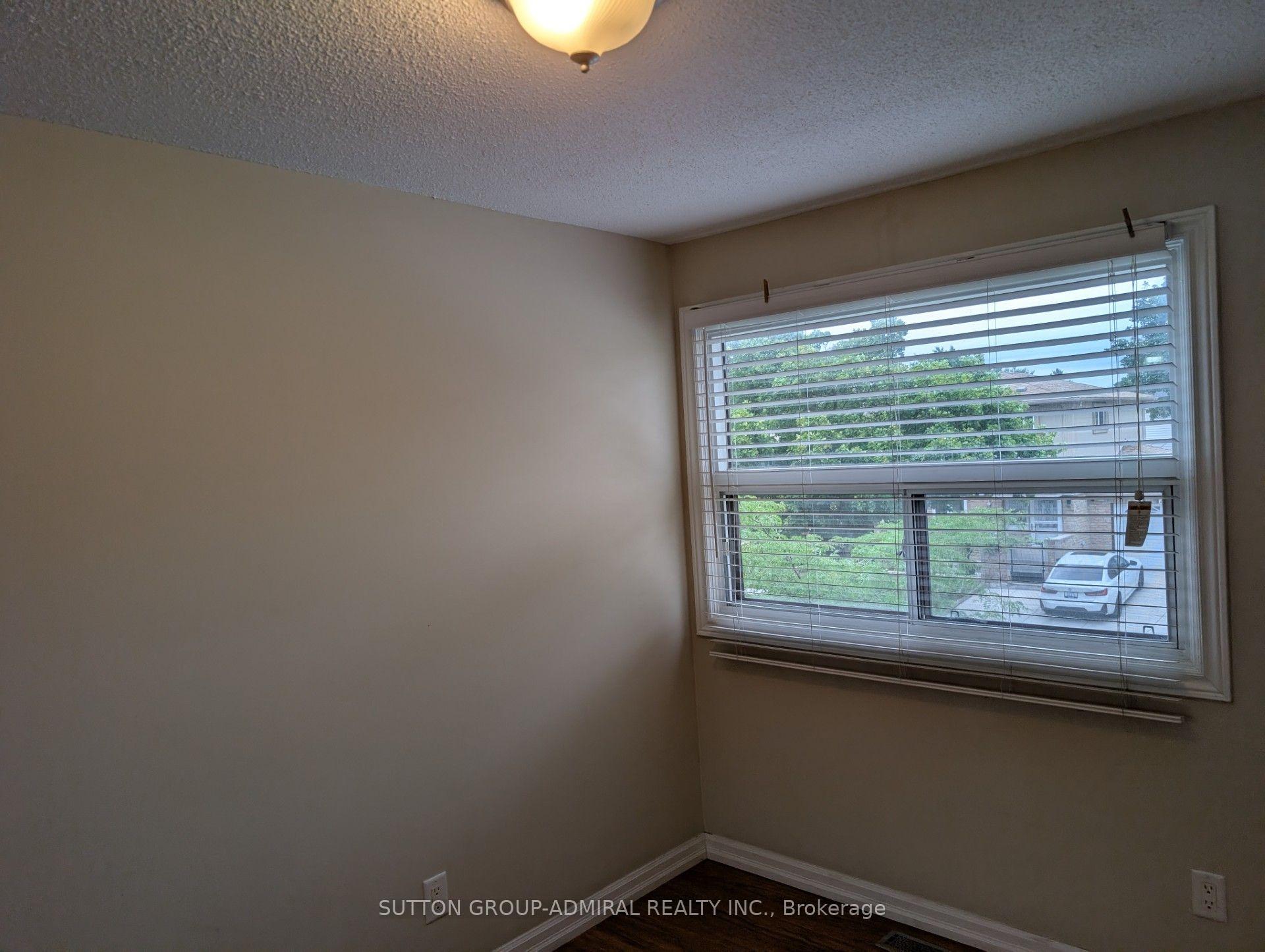 Photo 21 of 1 Damascus Drive, Etobicoke, West Humber-Clairville — HOMEH