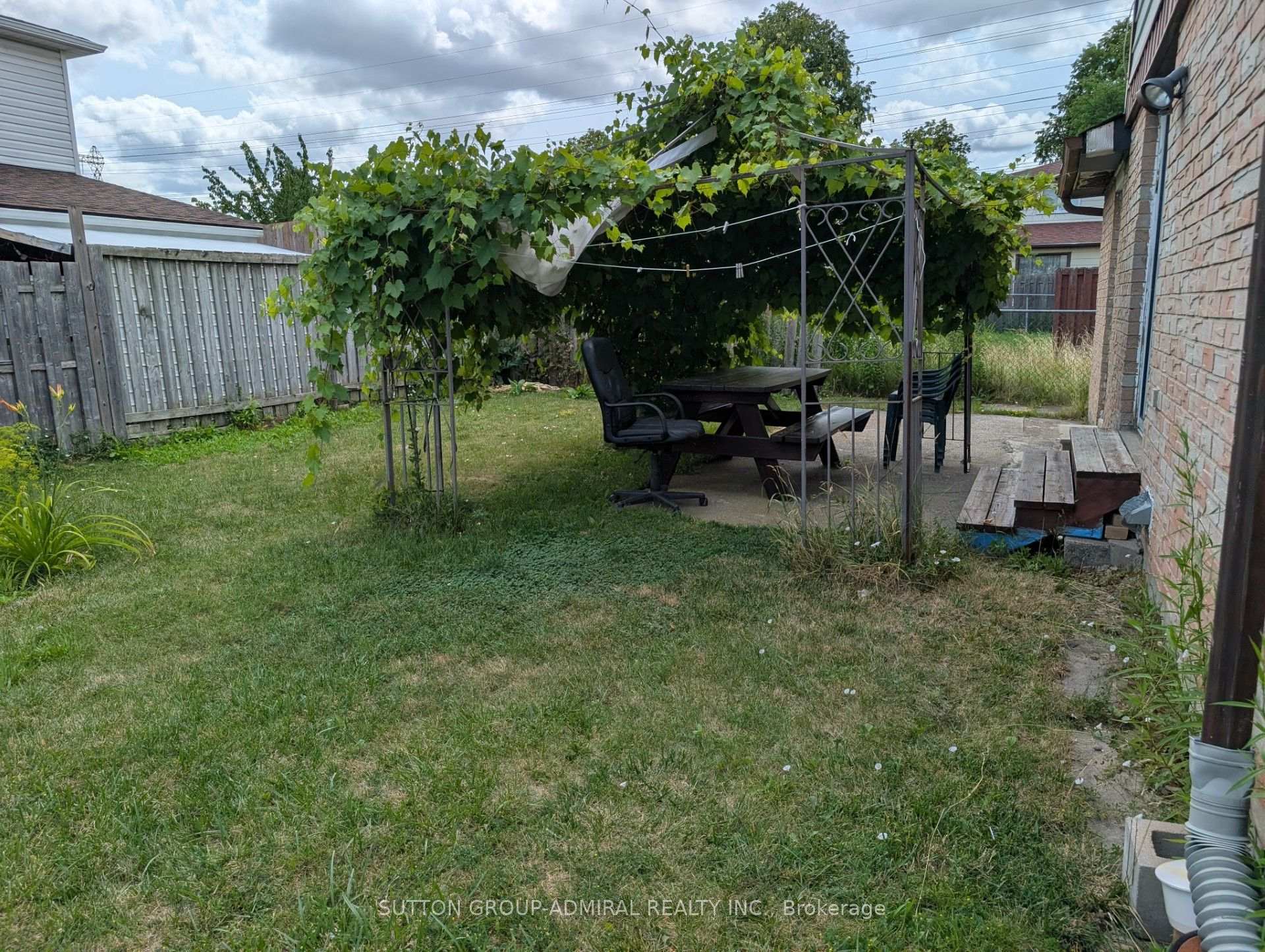 Photo 25 of 1 Damascus Drive, Etobicoke, West Humber-Clairville — HOMEH