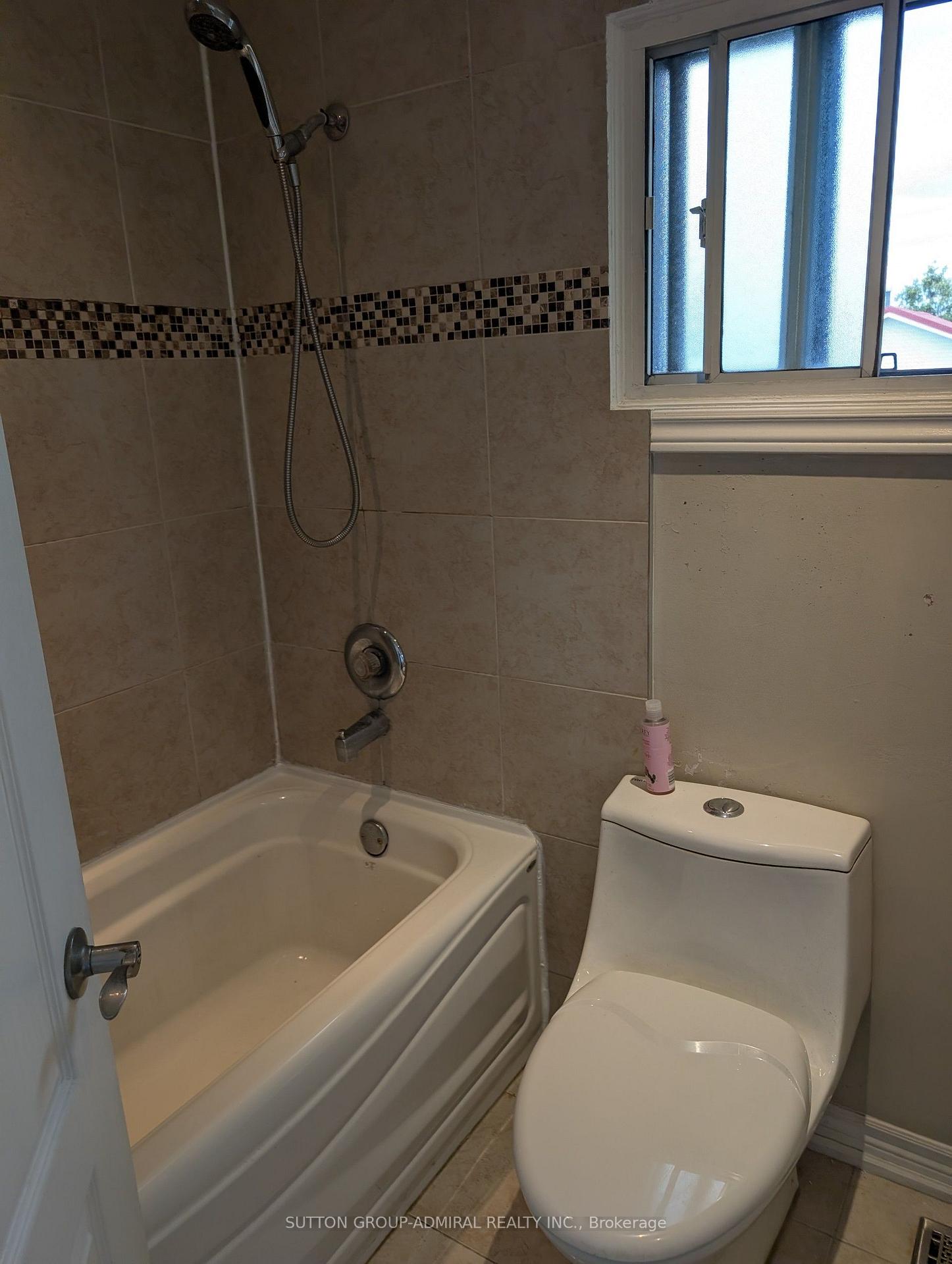 Photo 28 of 1 Damascus Drive, Etobicoke, West Humber-Clairville — HOMEH