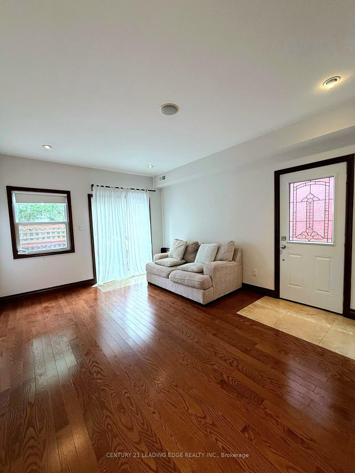 Photo 2 of Unit 2, 267 Saint Helens Avenue, Toronto, Dufferin Grove — HOMEH
