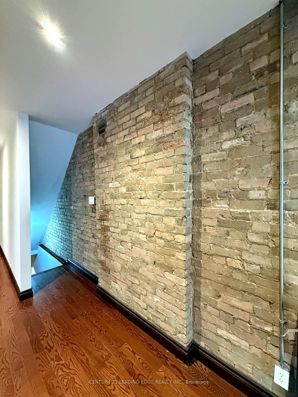 Photo 3 of Unit 2, 267 Saint Helens Avenue, Toronto, Dufferin Grove — HOMEH