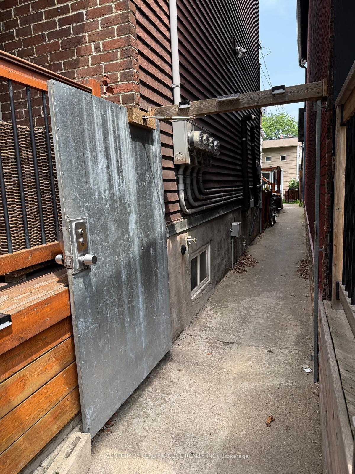 Photo 12 of Unit 2, 267 Saint Helens Avenue, Toronto, Dufferin Grove — HOMEH