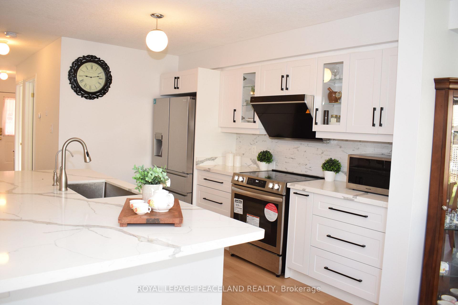 Photo 9 of 28 Lemon Grass Street, Kitchener, Highland West — HOMEH