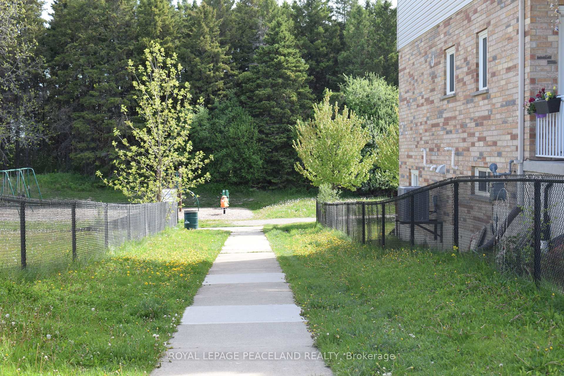 Photo 45 of 28 Lemon Grass Street, Kitchener, Highland West — HOMEH