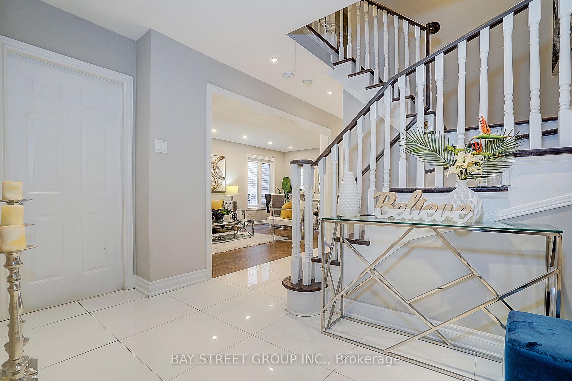 Photo 3 of 68 Kruger Road, Markham, Middlefield — HOMEH