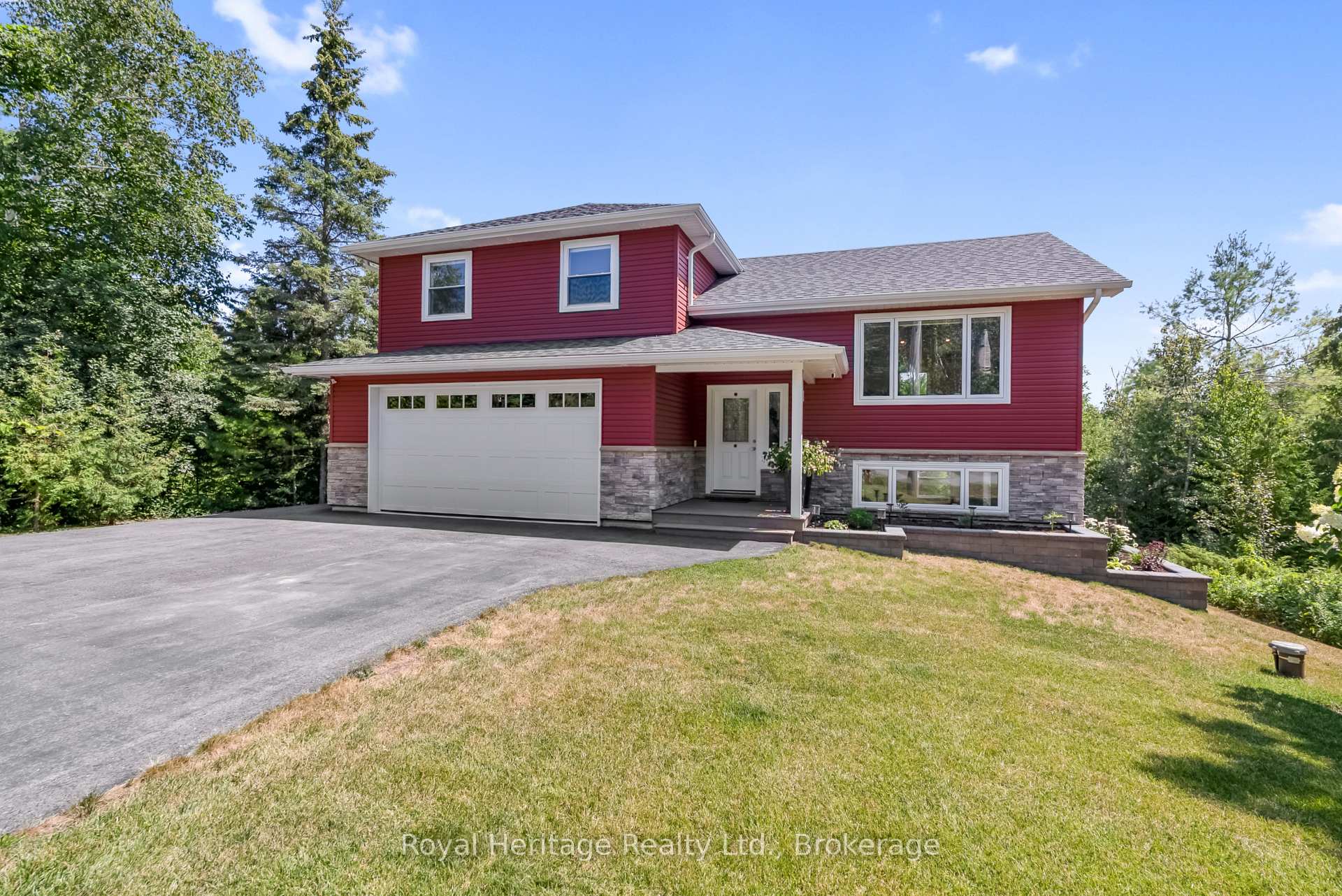 Photo 1 of 38 Clifford Drive, Kawartha Lakes, Verulam — HOMEH