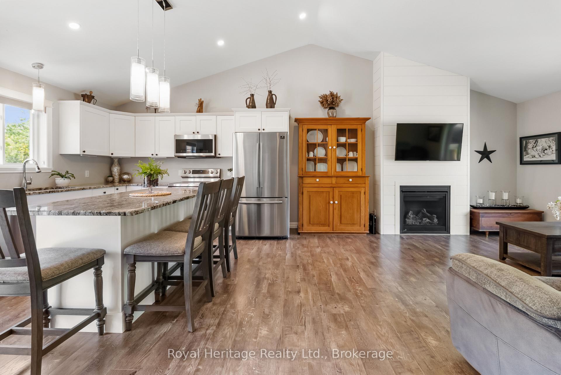 Photo 6 of 38 Clifford Drive, Kawartha Lakes, Verulam — HOMEH