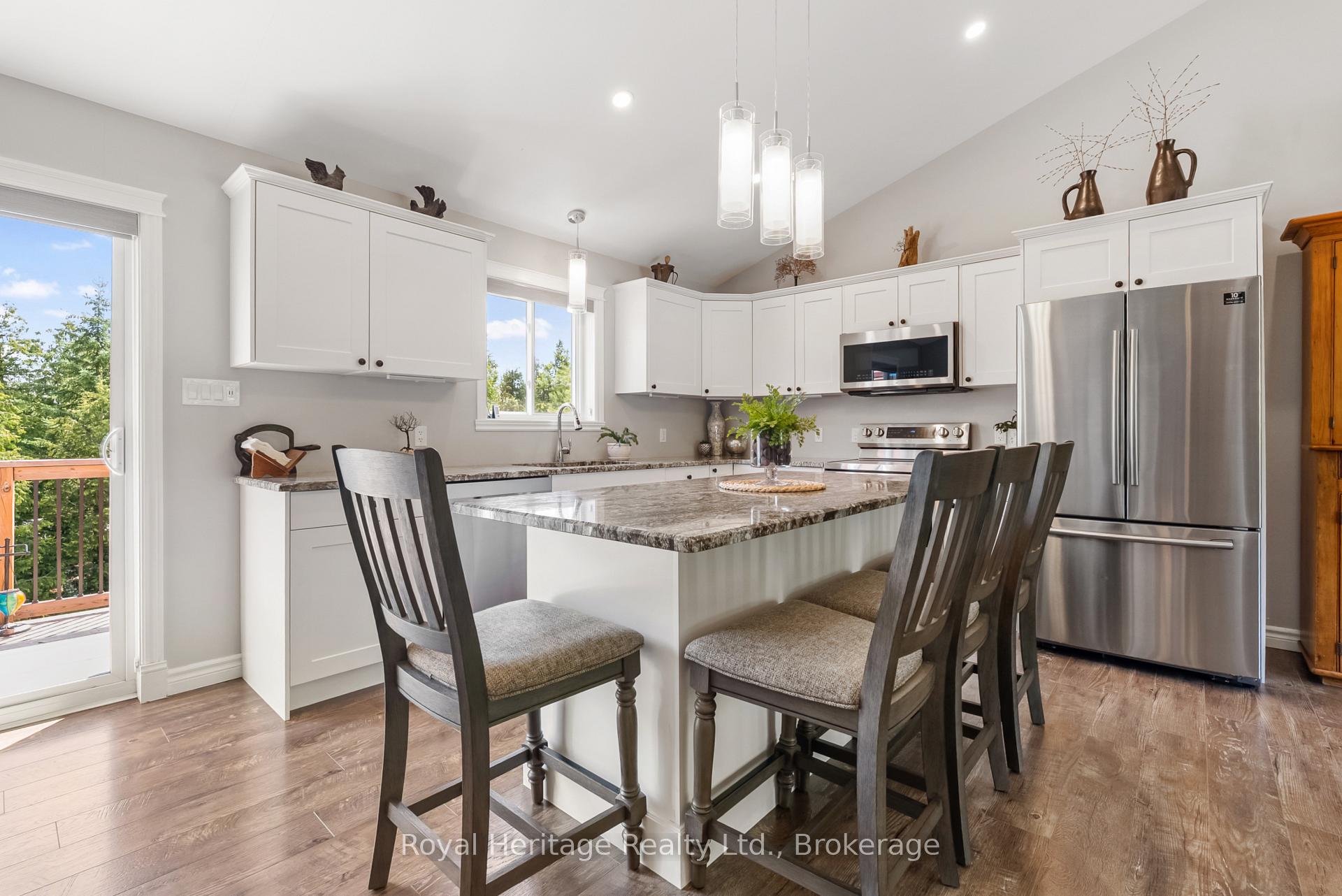Photo 12 of 38 Clifford Drive, Kawartha Lakes, Verulam — HOMEH