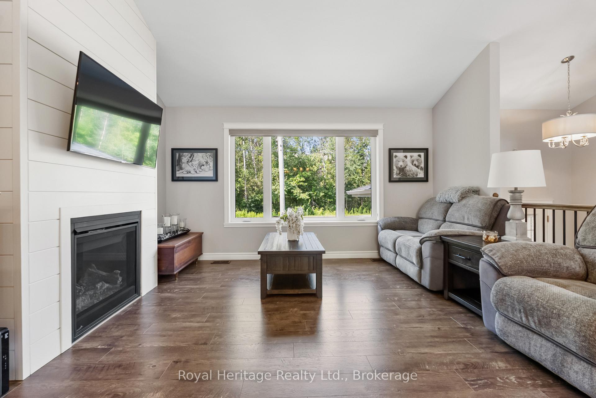 Photo 14 of 38 Clifford Drive, Kawartha Lakes, Verulam — HOMEH