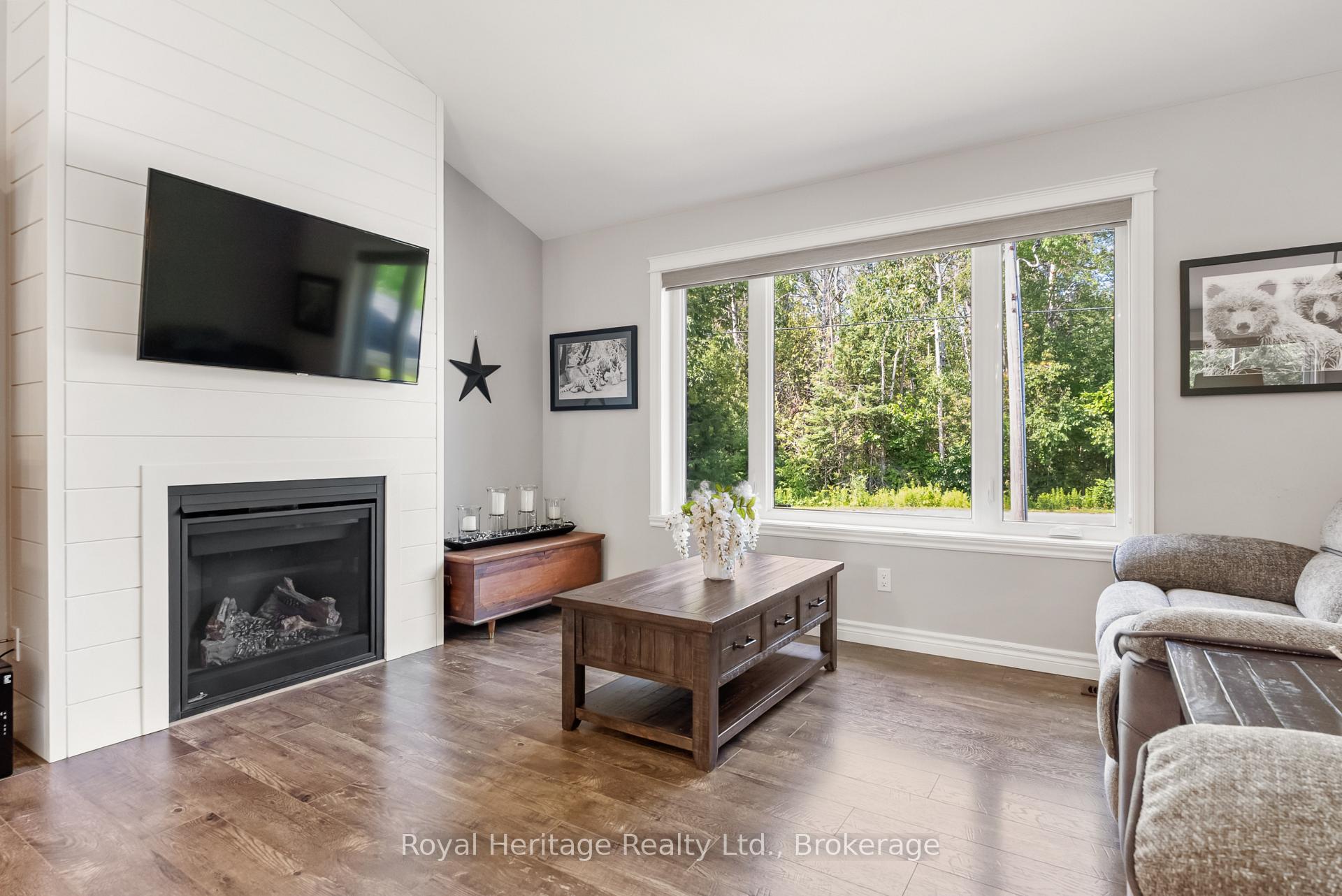 Photo 16 of 38 Clifford Drive, Kawartha Lakes, Verulam — HOMEH