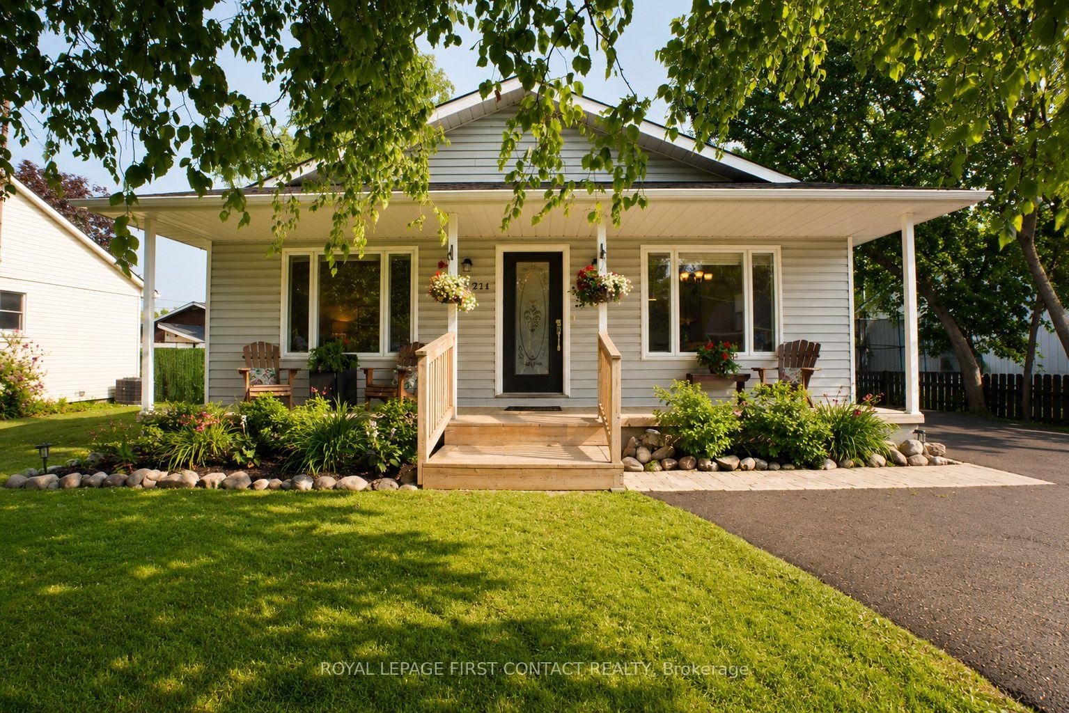 Photo 2 of 214 Point Street, Clearview, Stayner — HOMEH