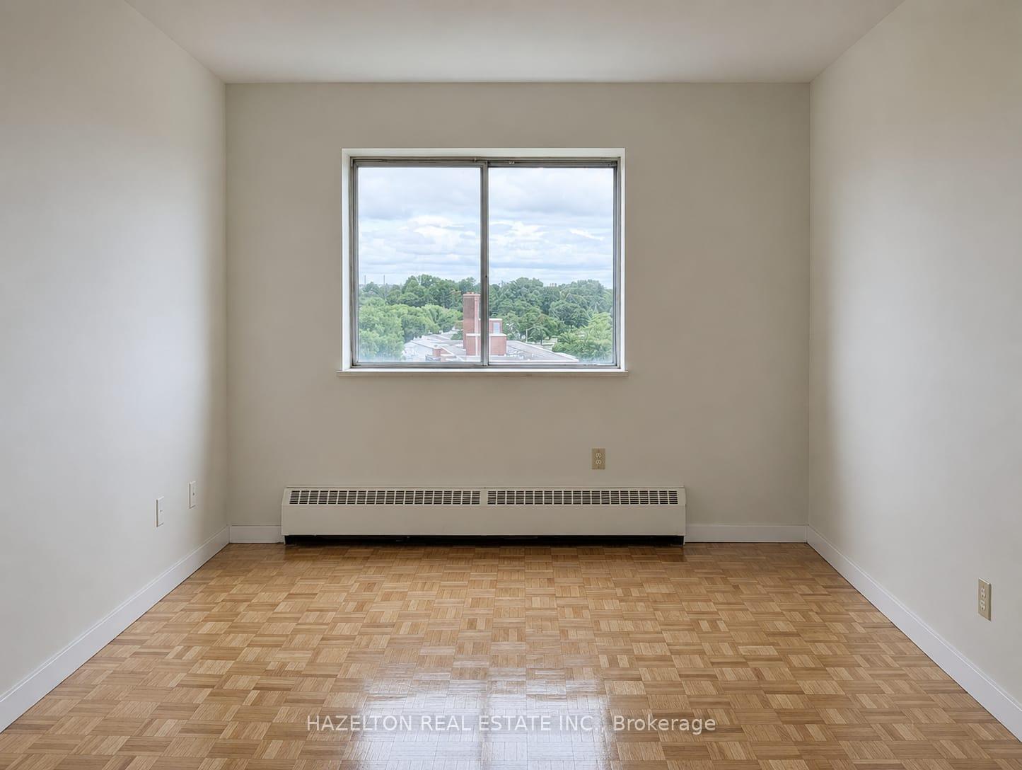 Photo 6 of Unit 1015, 1665 Bloor Street E, Mississauga, Applewood — HOMEH