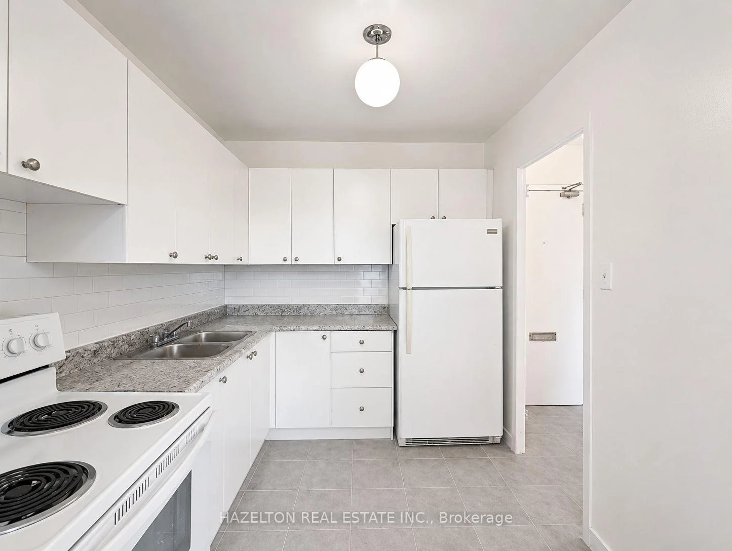 Photo 25 of Unit 1015, 1665 Bloor Street E, Mississauga, Applewood — HOMEH