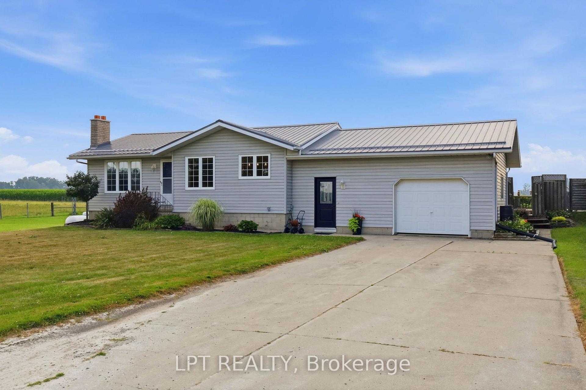 Photo 3 of 22095 Mc Dougall Line, West Elgin, Rural West Elgin — HOMEH
