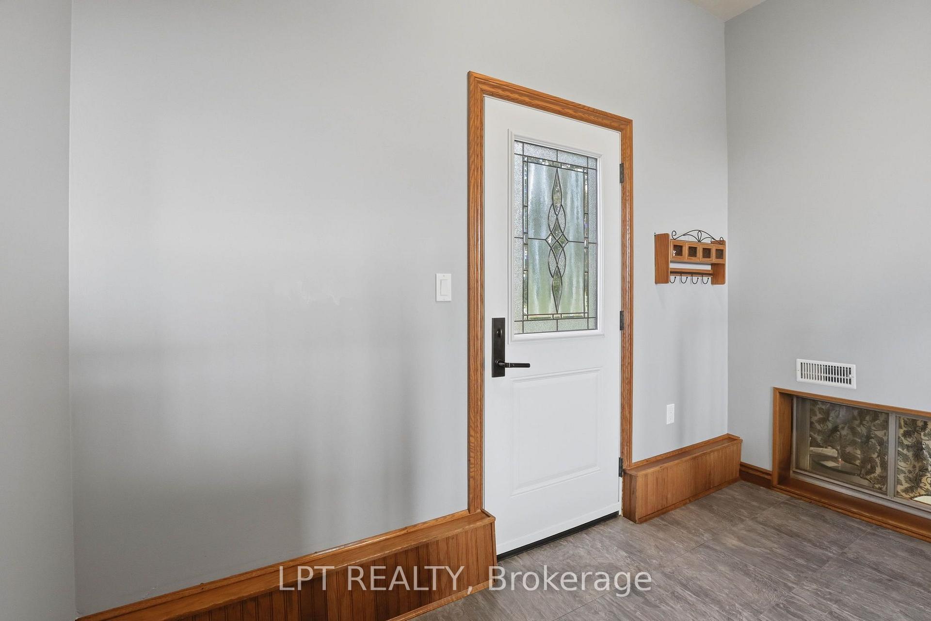 Photo 5 of 22095 Mc Dougall Line, West Elgin, Rural West Elgin — HOMEH