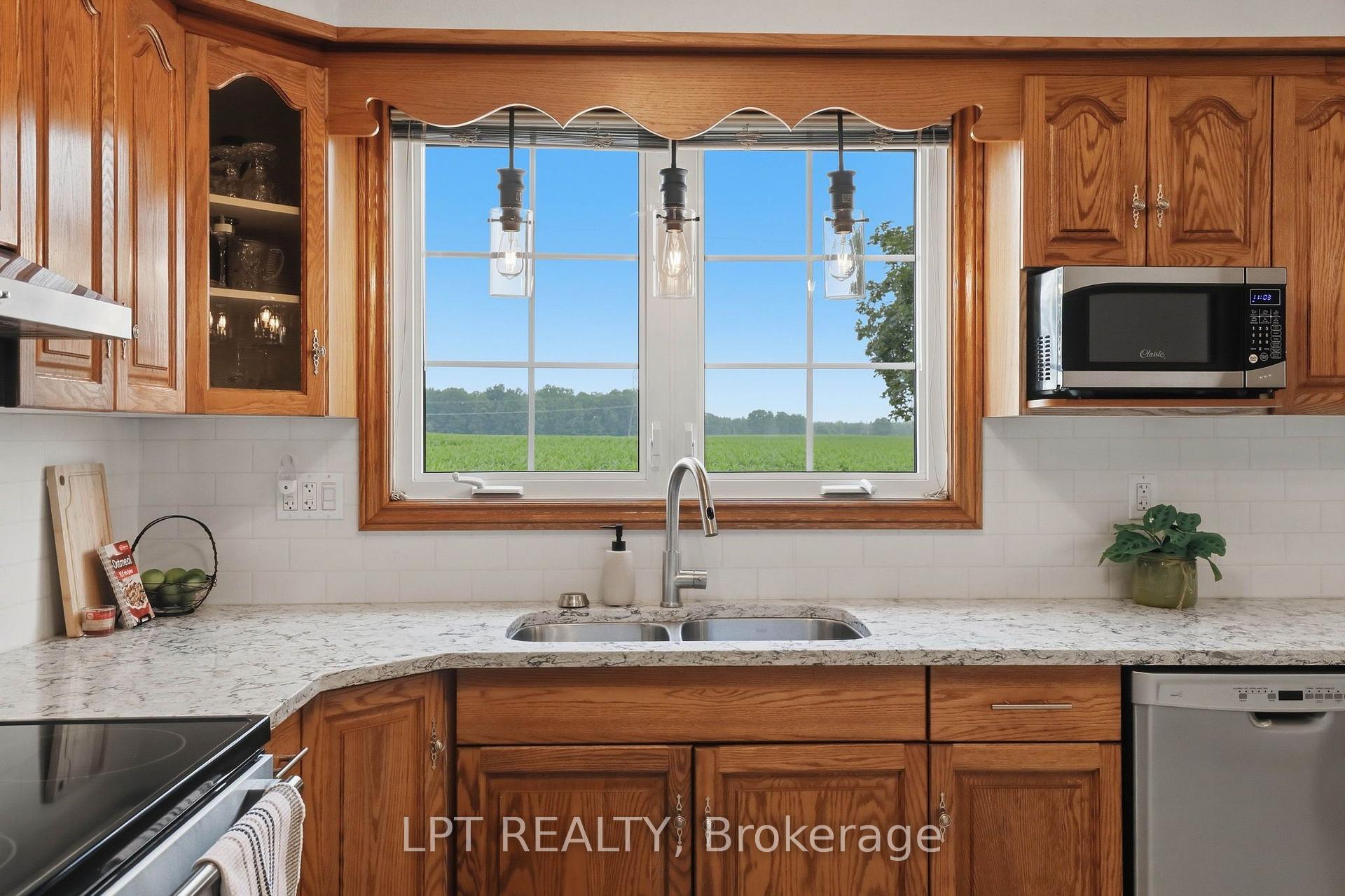 Photo 9 of 22095 Mc Dougall Line, West Elgin, Rural West Elgin — HOMEH