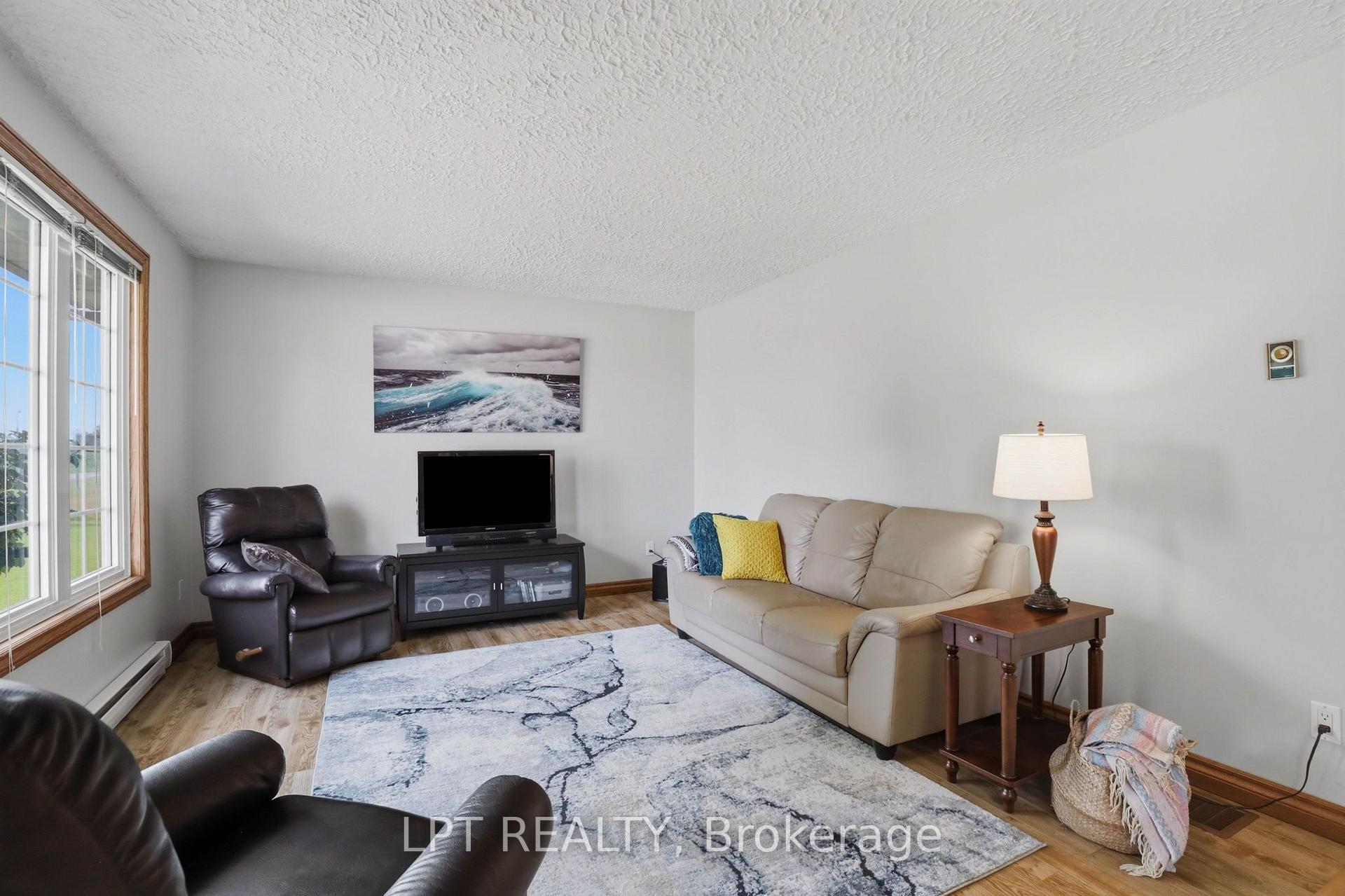 Photo 17 of 22095 Mc Dougall Line, West Elgin, Rural West Elgin — HOMEH