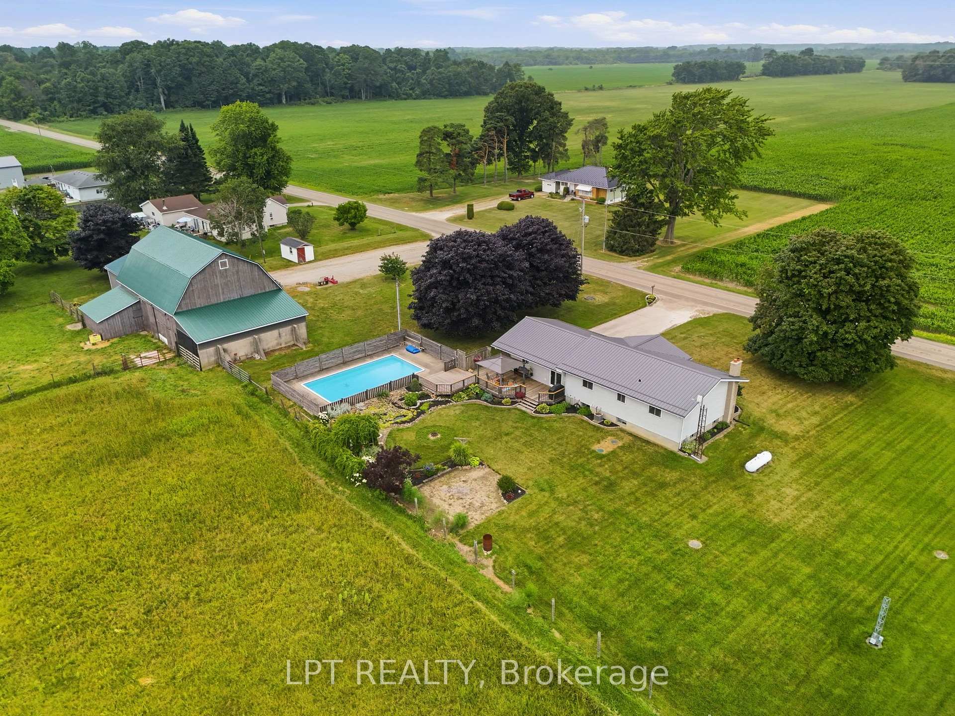 Photo 48 of 22095 Mc Dougall Line, West Elgin, Rural West Elgin — HOMEH