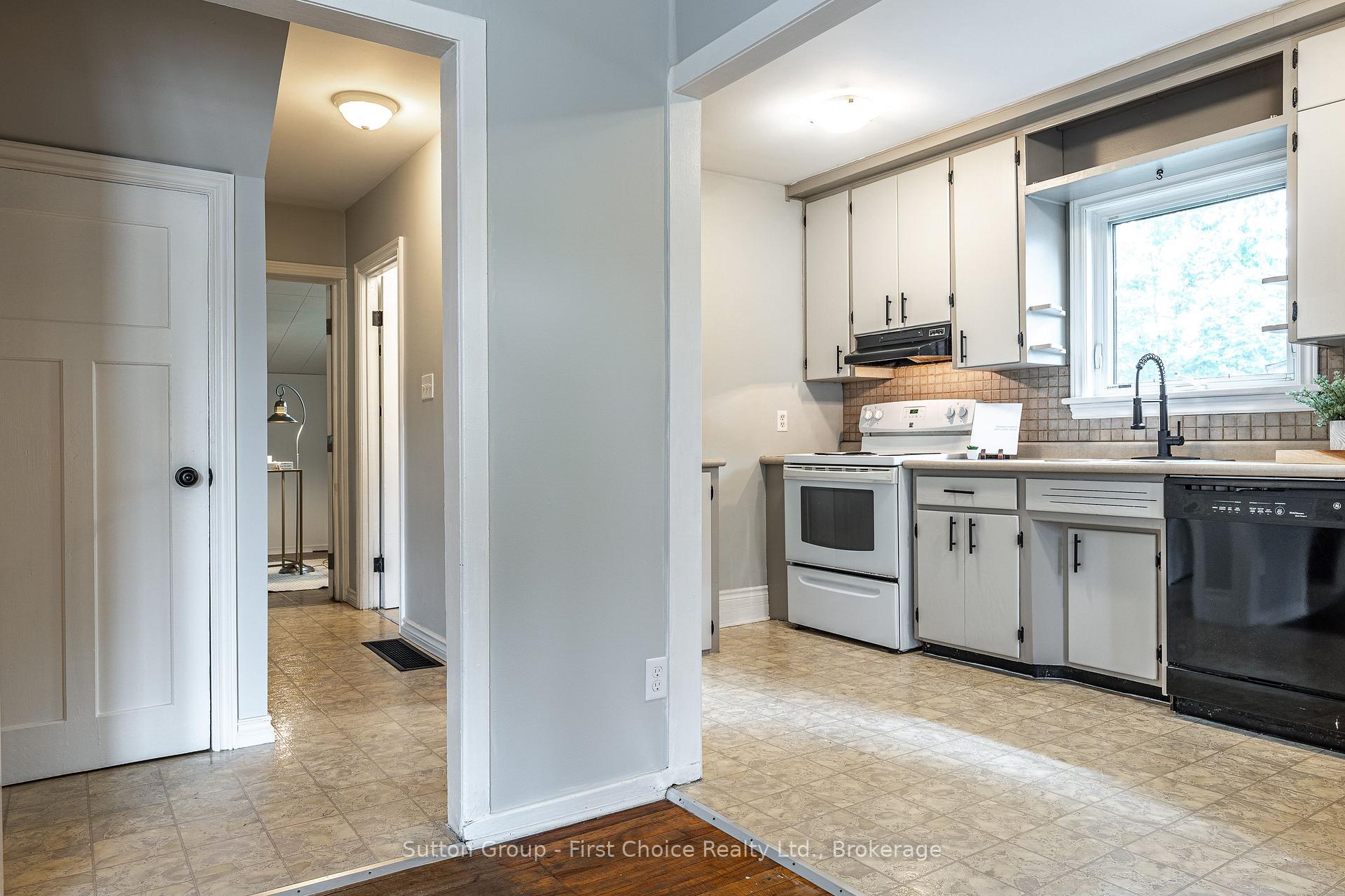 Photo 9 of 97 Brydges Street, Stratford — HOMEH