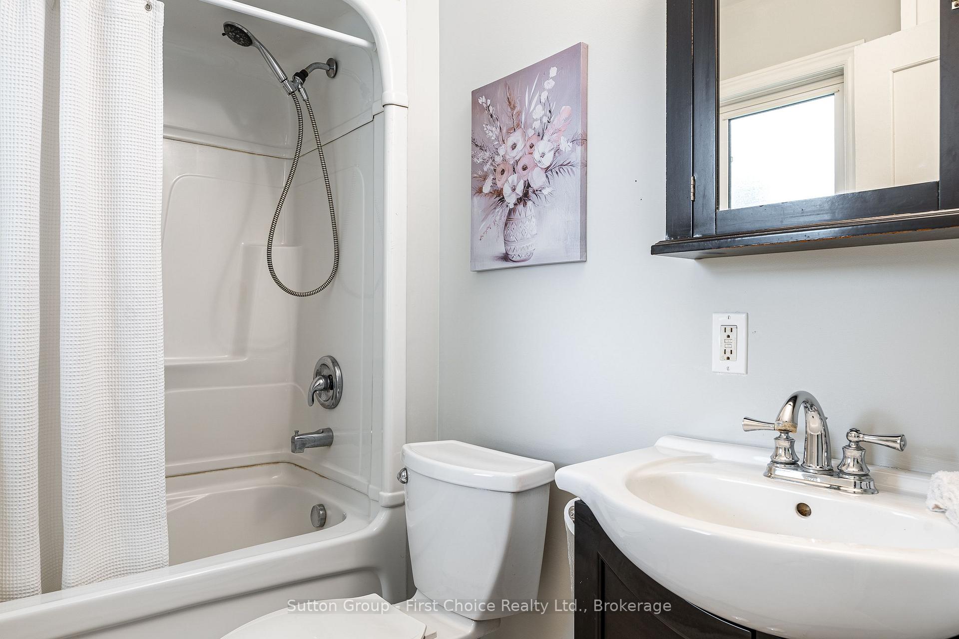 Photo 12 of 97 Brydges Street, Stratford — HOMEH