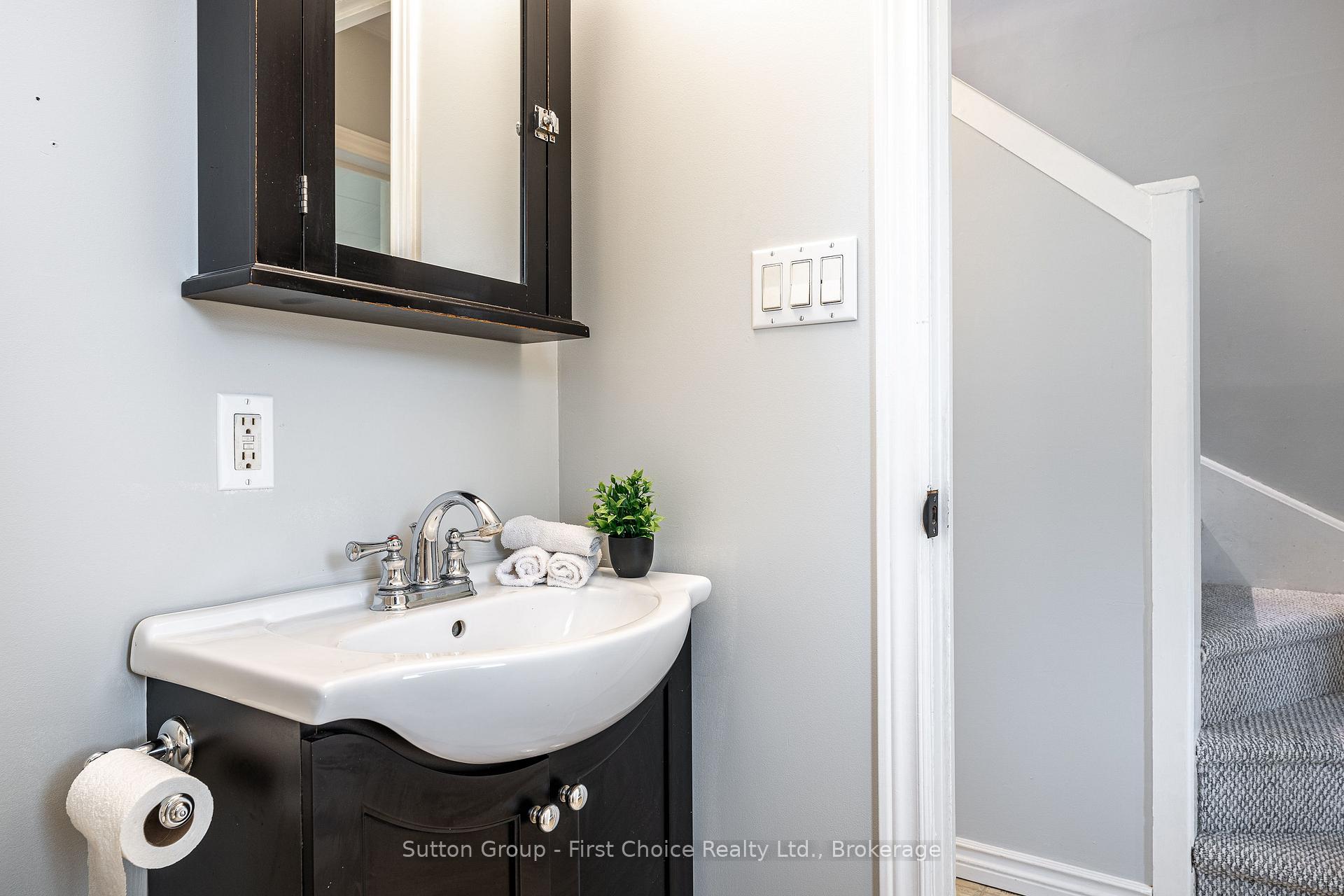 Photo 13 of 97 Brydges Street, Stratford — HOMEH