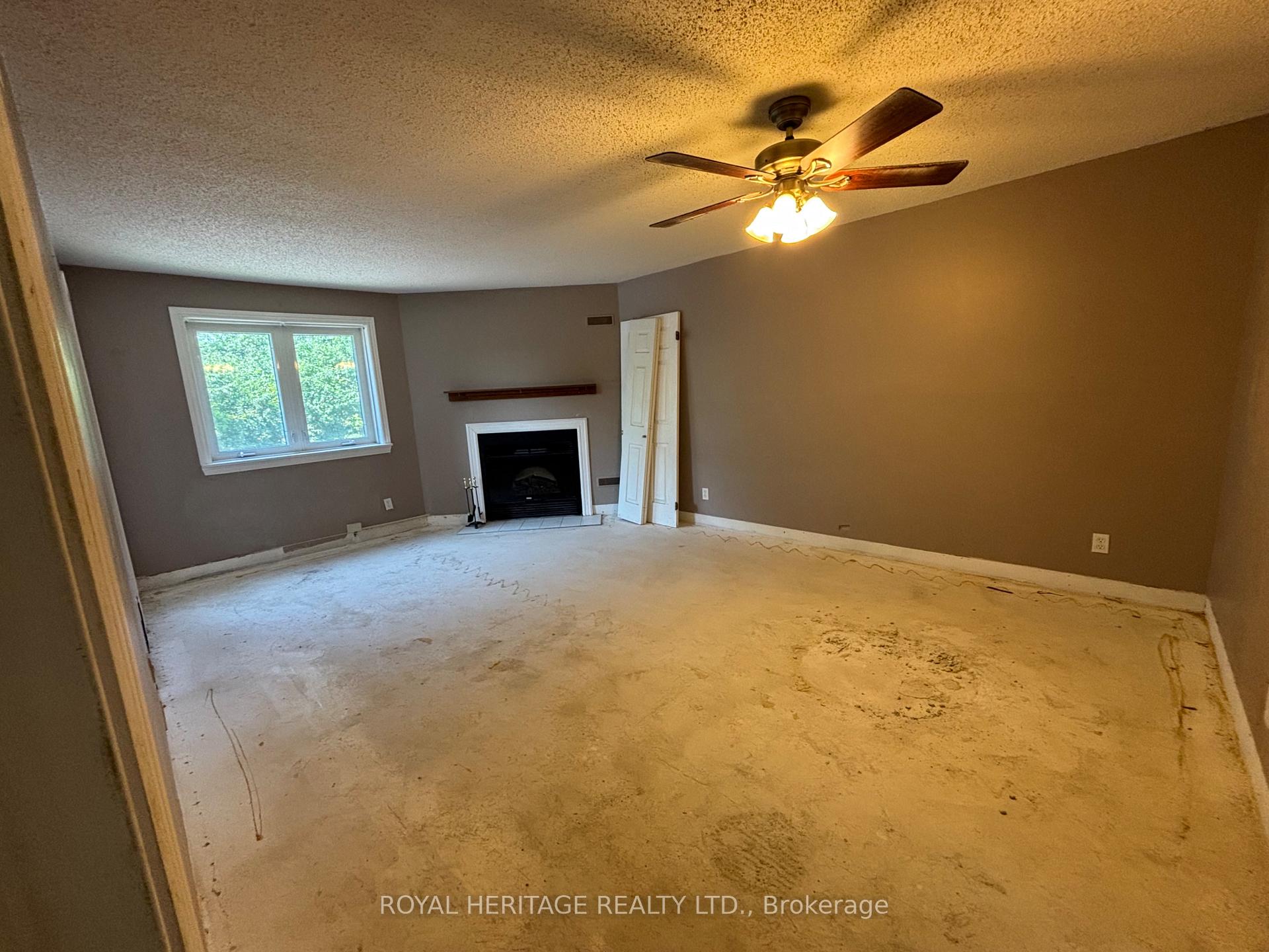 Photo 3 of Unit 220, 193 Lake Drive, Ajax, South West — HOMEH