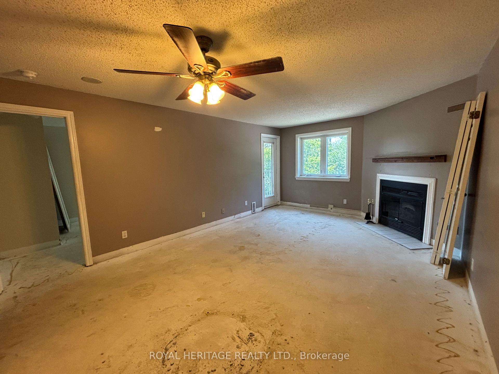 Photo 4 of Unit 220, 193 Lake Drive, Ajax, South West — HOMEH