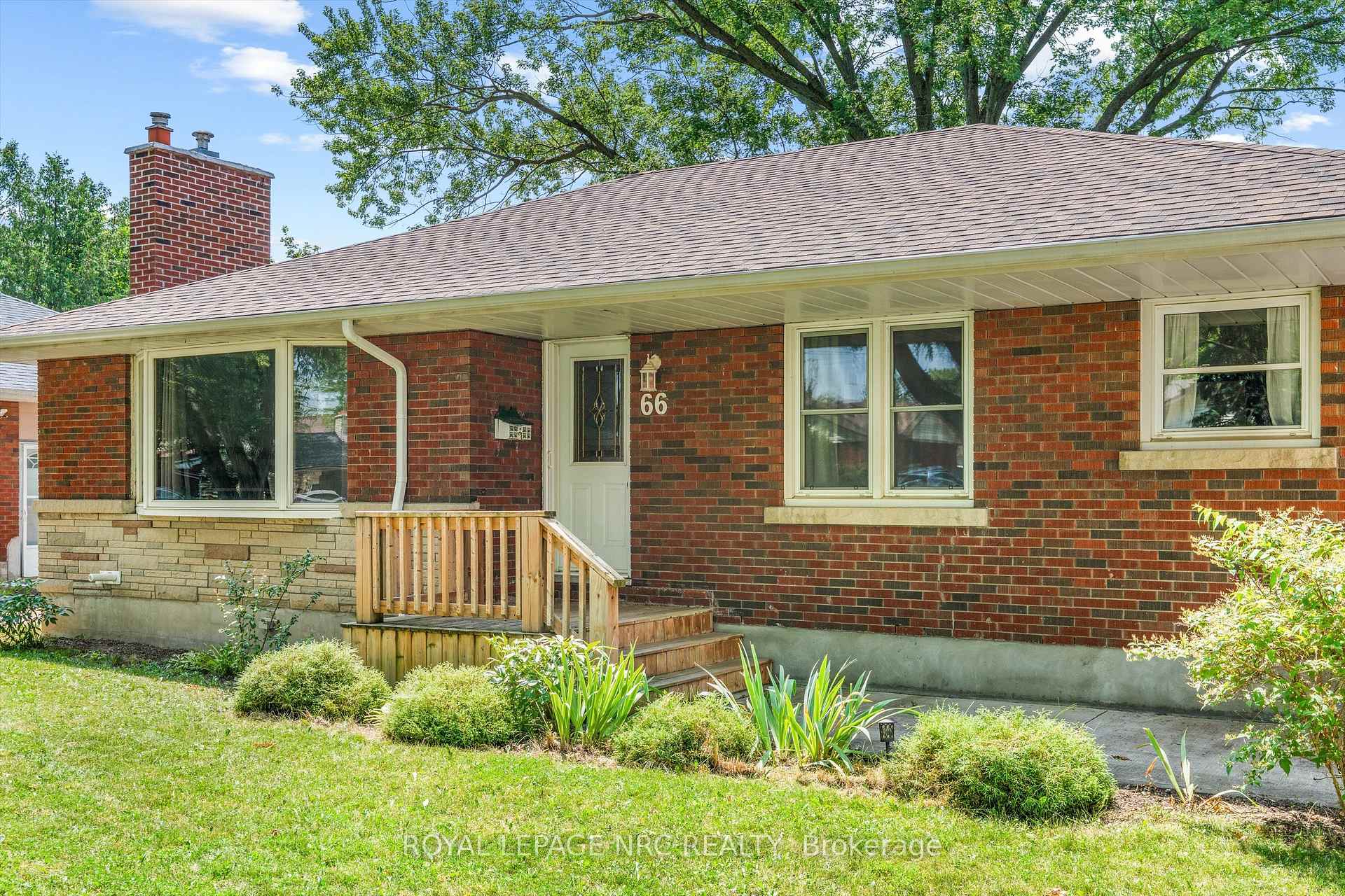 Photo 3 of 66 Masterson Drive, St. Catharines, Glendale/Glenridge — HOMEH