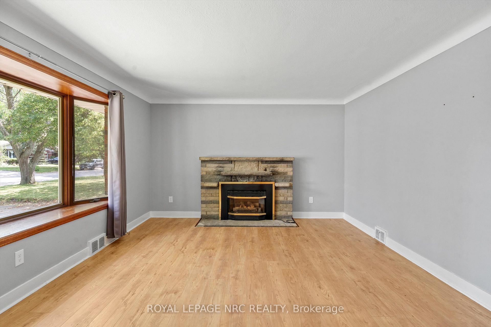 Photo 6 of 66 Masterson Drive, St. Catharines, Glendale/Glenridge — HOMEH
